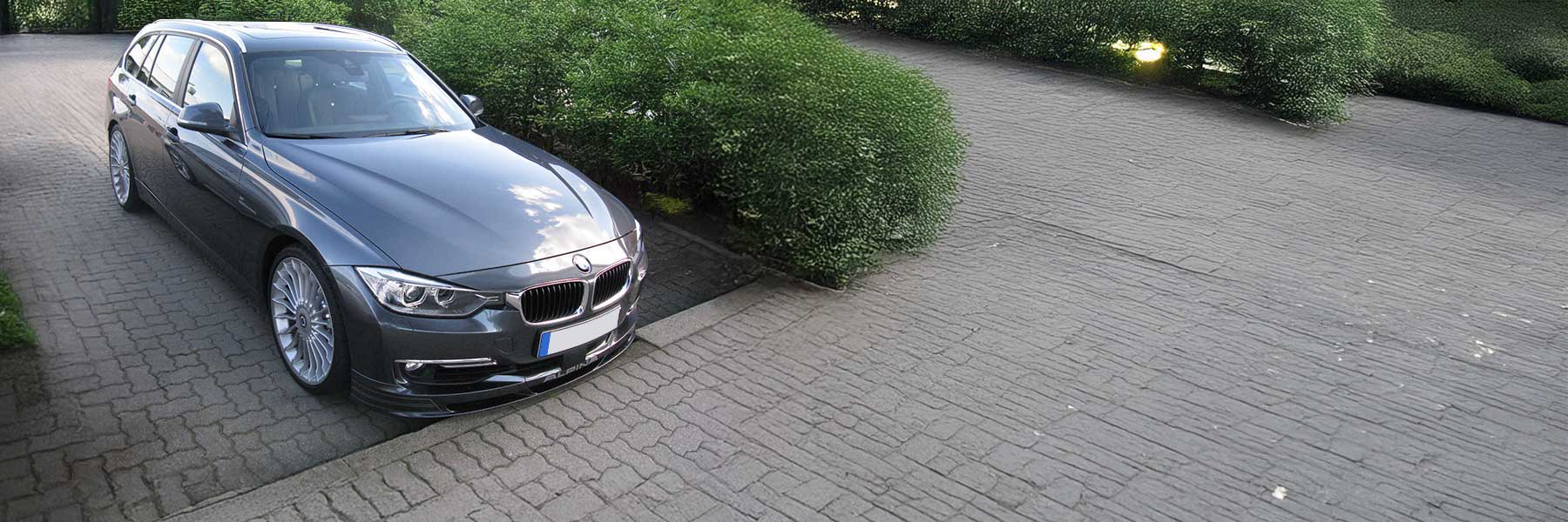 Banner image of a  Alpina B3 D3 F31 featuring original Alpina wheels.