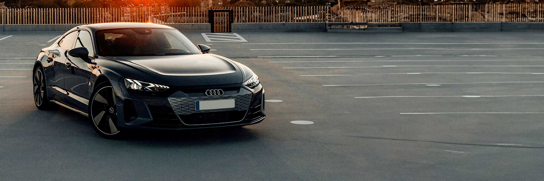 Banner image of a  Audi e-tron GT 4J3 F8 featuring original Audi wheels.