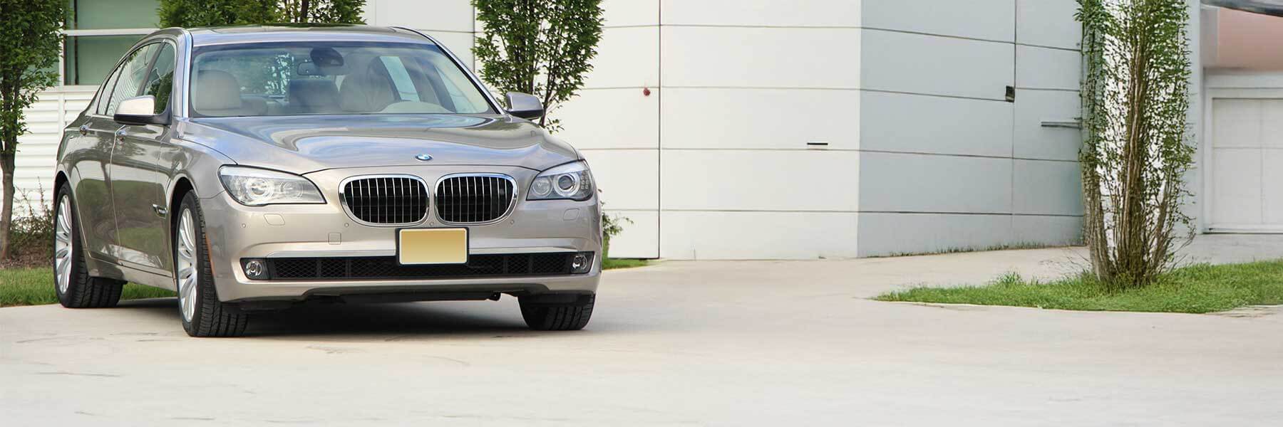 Banner image of a  BMW 7 Series F01 featuring original BMW wheels.