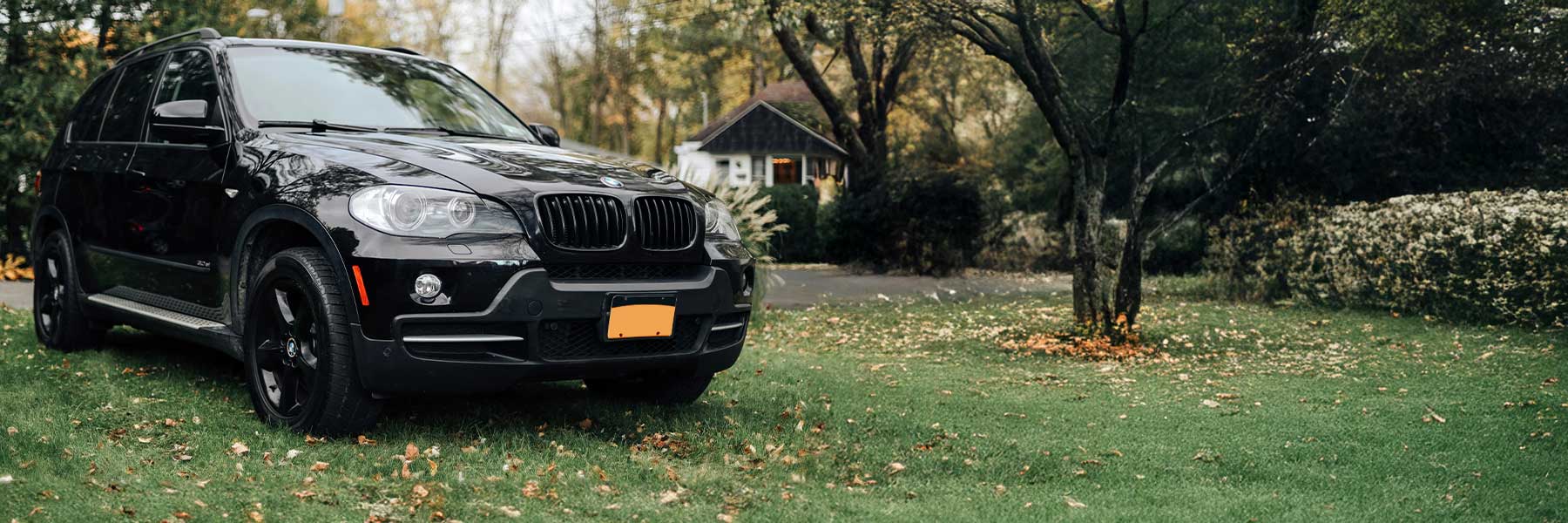 Banner image of a  BMW X5 E70 featuring original BMW wheels.