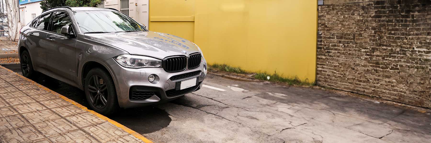 Banner image of a  BMW X6 M F86 featuring original BMW wheels.