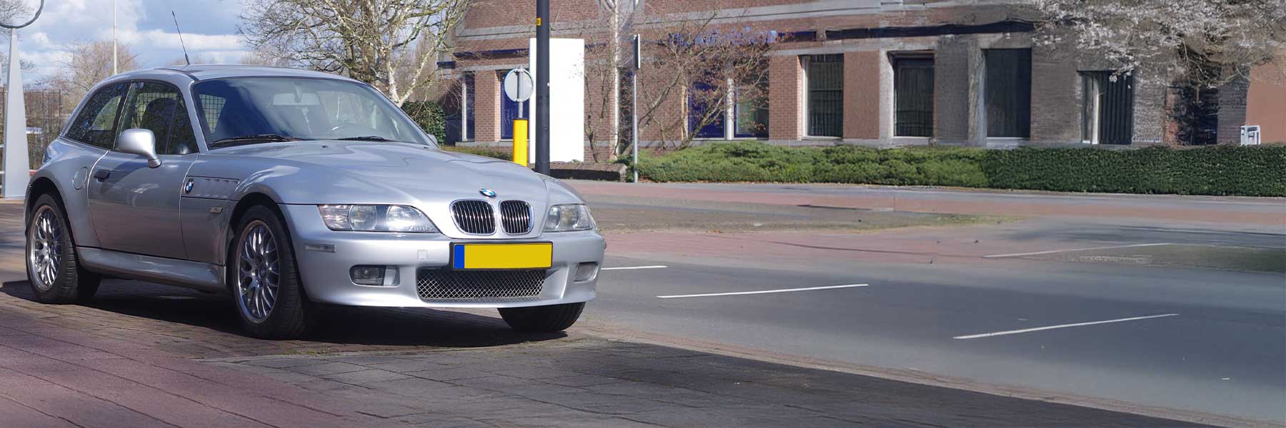 Banner image of a  BMW Z3 E36 featuring original BMW wheels.