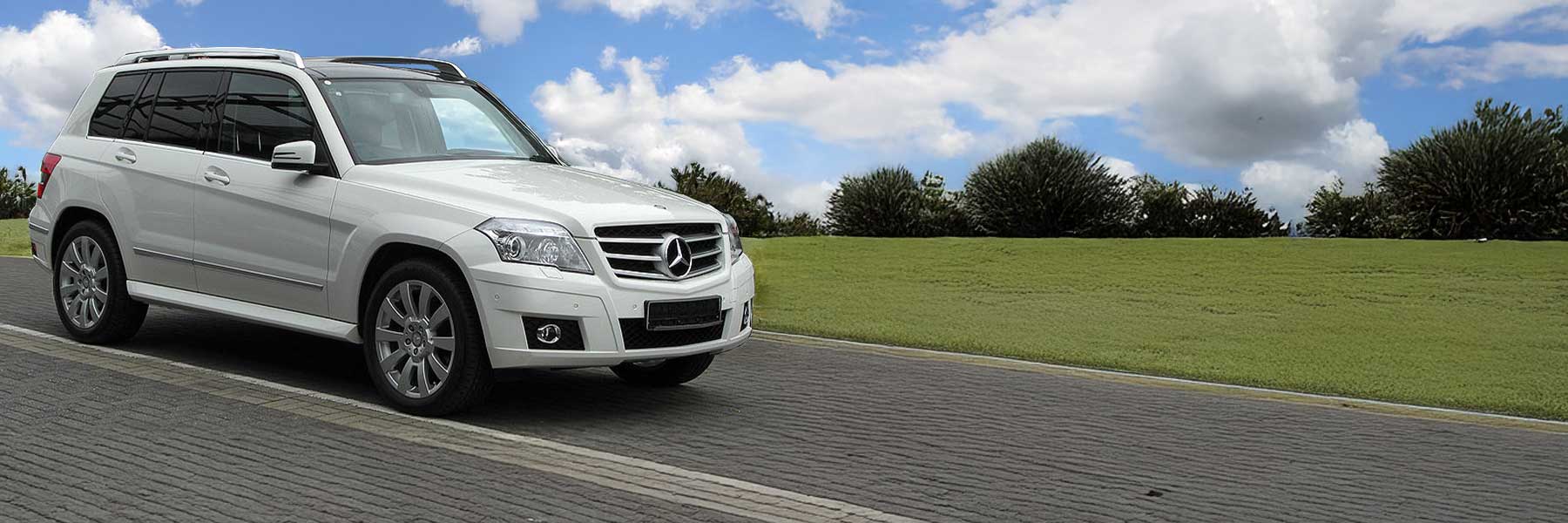 Banner image of a  Mercedes GLK-Class X204 featuring original Mercedes wheels.