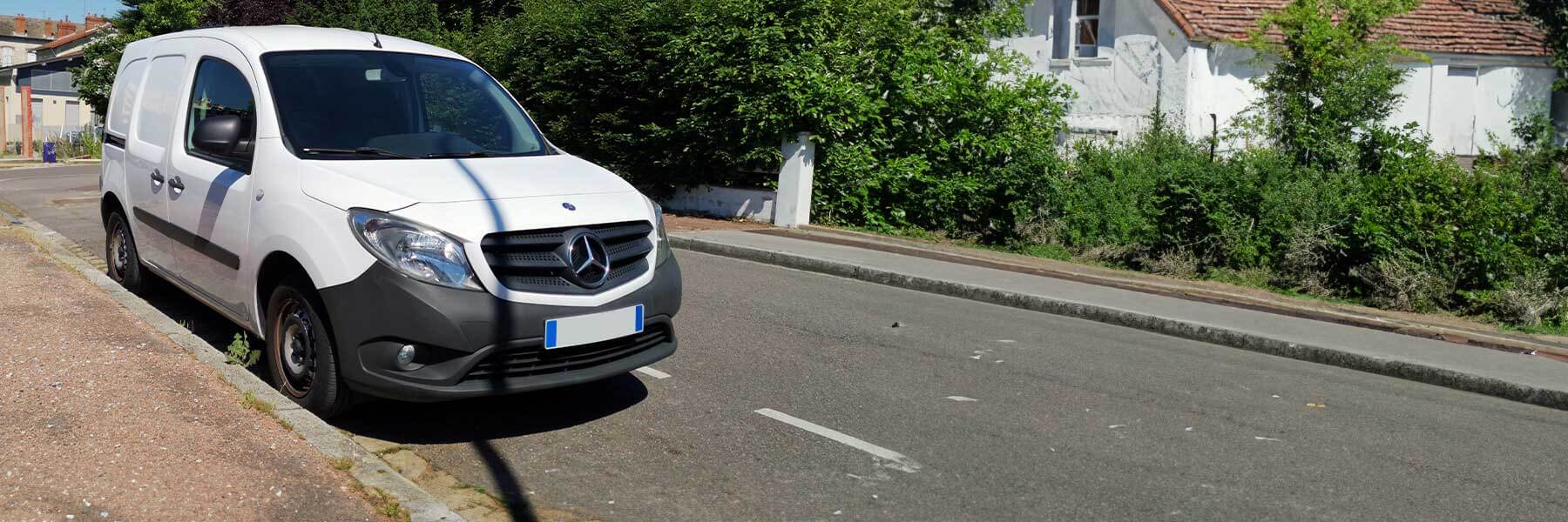 Banner image of a  Mercedes Citan C415 featuring original Mercedes wheels.