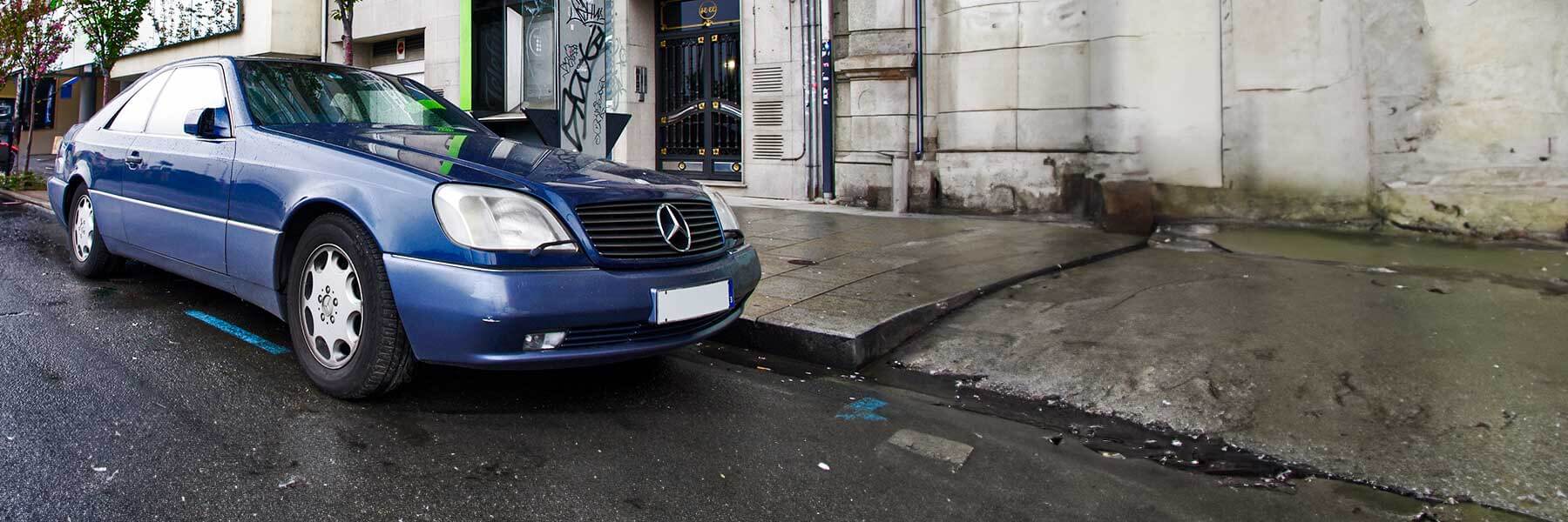 Banner image of a  Mercedes S-Class C140 featuring original Mercedes wheels.