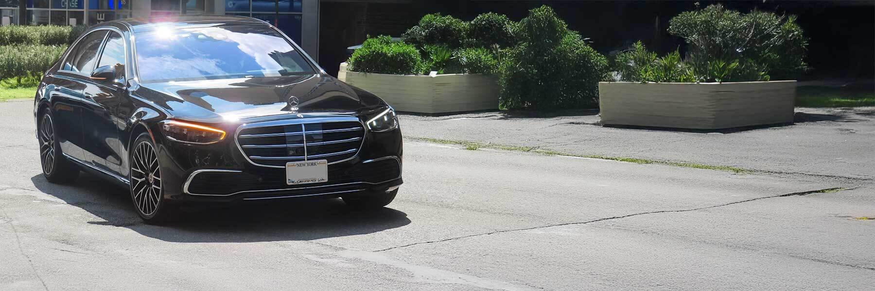 Banner image of a  Mercedes S-Class V223 featuring original Mercedes wheels.