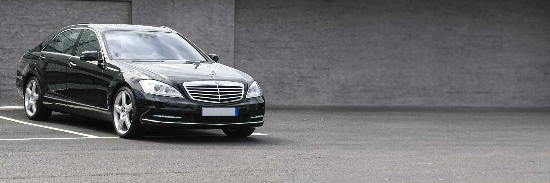 Banner image of a  Mercedes S-Class W221 featuring original Mercedes wheels.