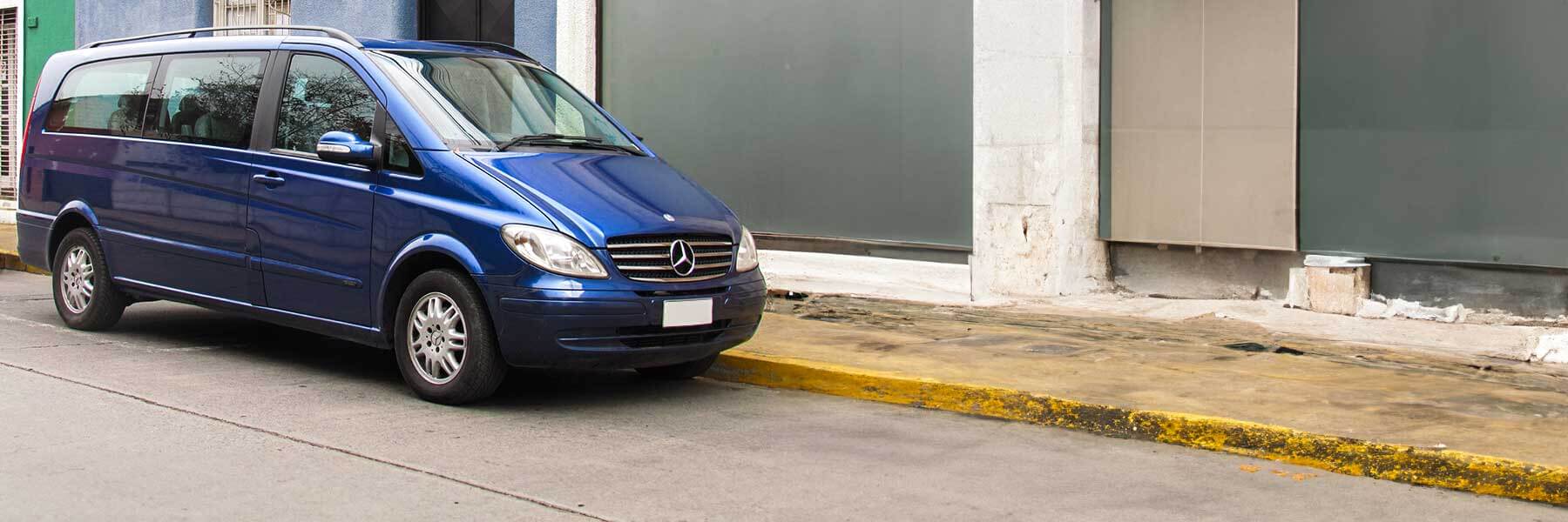 Banner image of a  Mercedes Viano 639 featuring original Mercedes wheels.