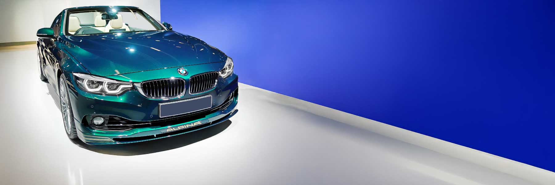 Featured banner showcasing the Alpina B4 D4 with original Alpina wheels.