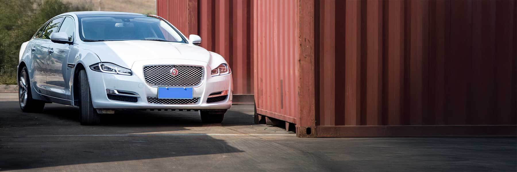 Featured banner showcasing the Jaguar XJ with original Jaguar wheels.