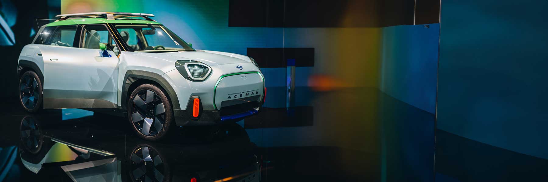 Featured banner showcasing the MINI Aceman with original MINI wheels.