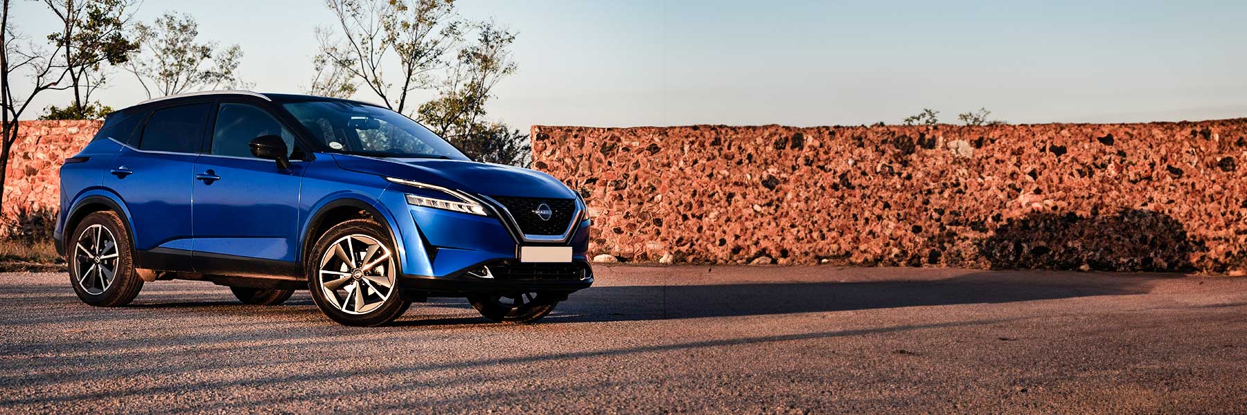 Featured banner showcasing the Nissan Qashqai with original Nissan wheels.