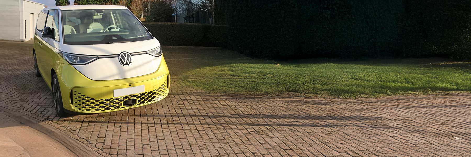 Banner image of a  VW ID.Buzz EB/EBN featuring original VW wheels.