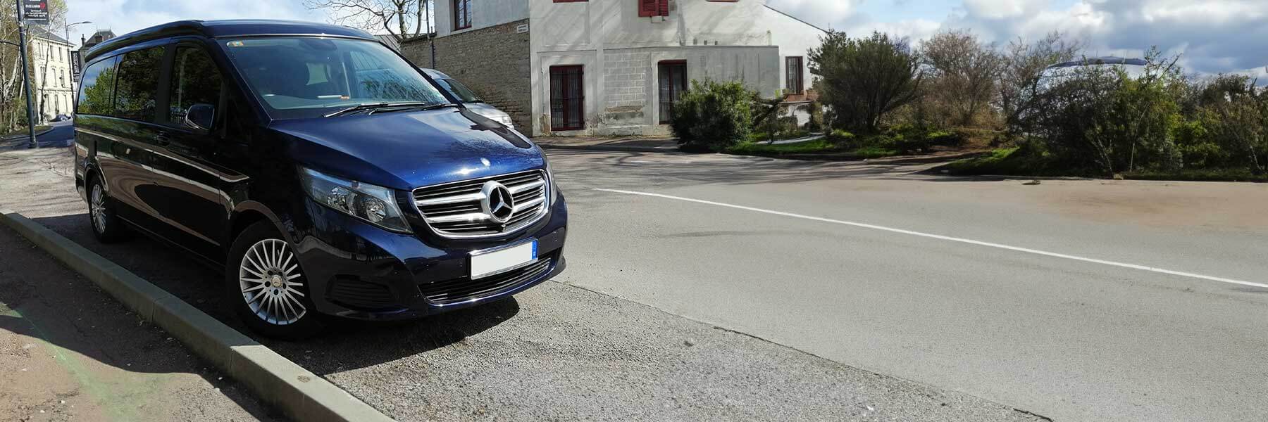 Featured banner showcasing the Mercedes V-Class with original Mercedes wheels.