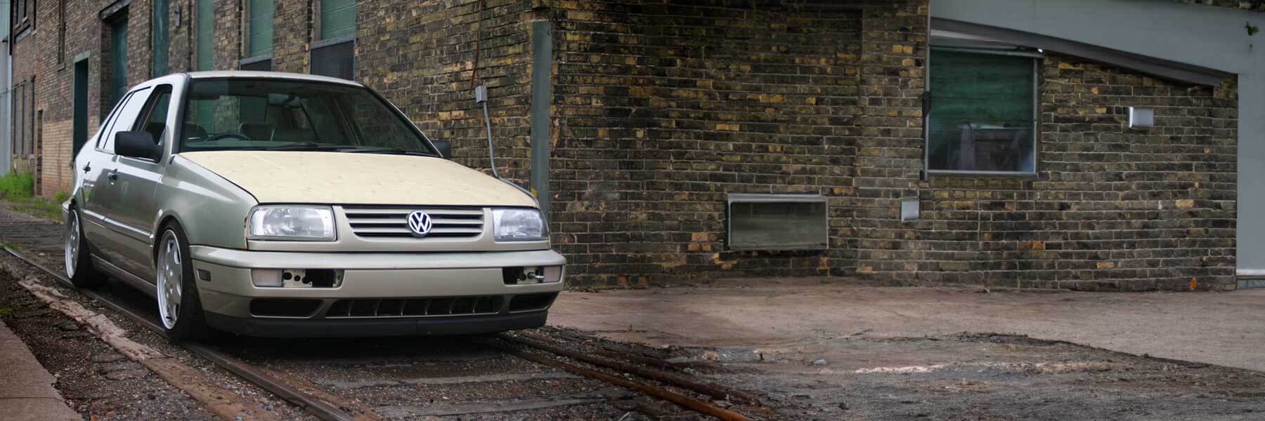 Featured banner showcasing the VW Golf Mk3/Vento with original VW wheels.