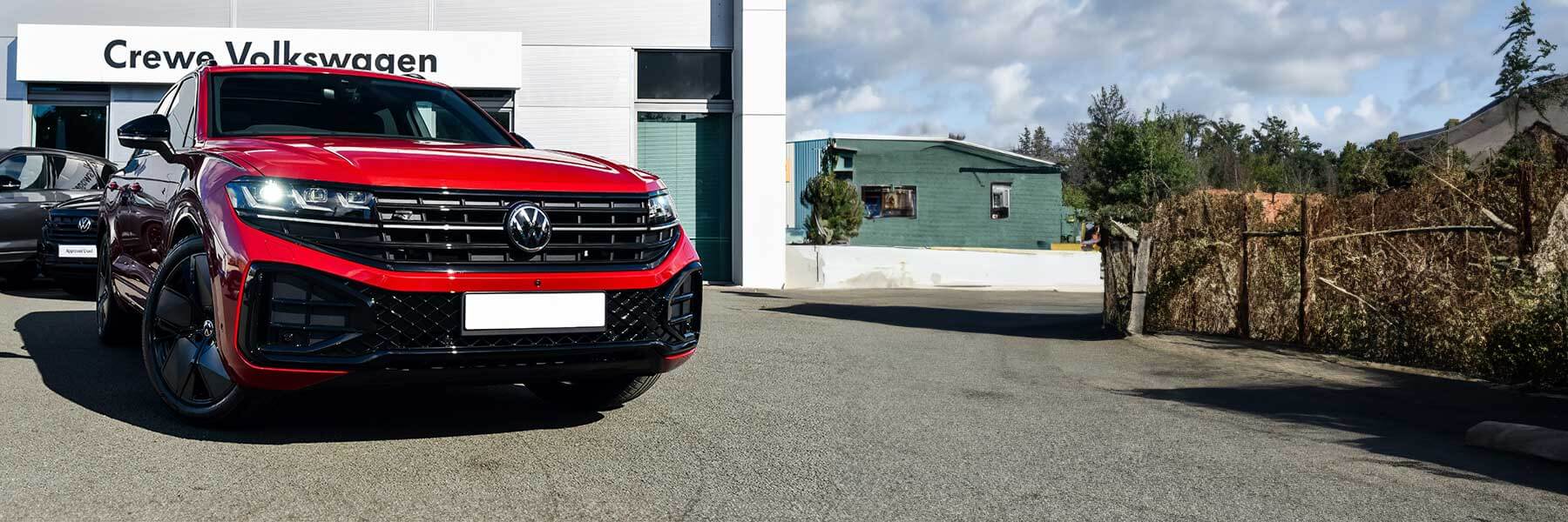 Banner image of a  VW Touareg CR featuring original VW wheels.