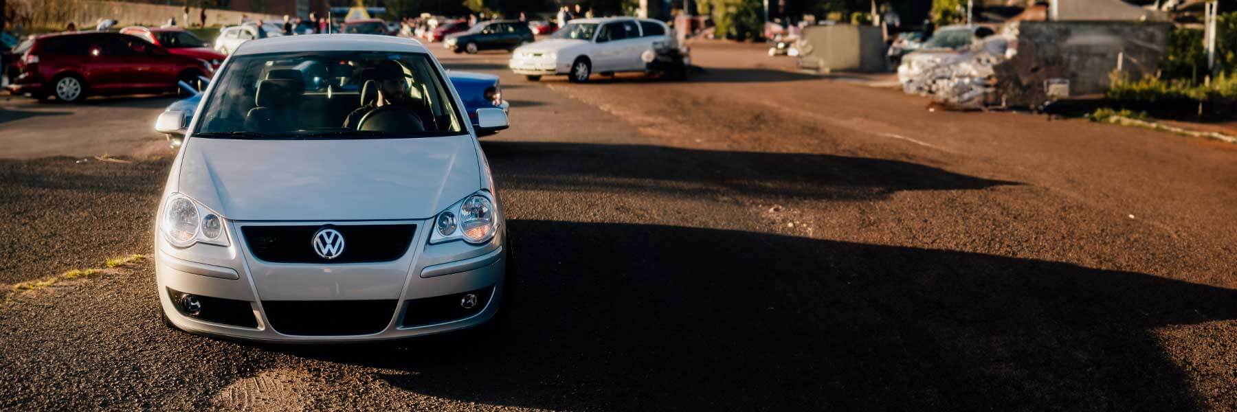 Banner image of a  VW Touran 1T featuring original VW wheels.