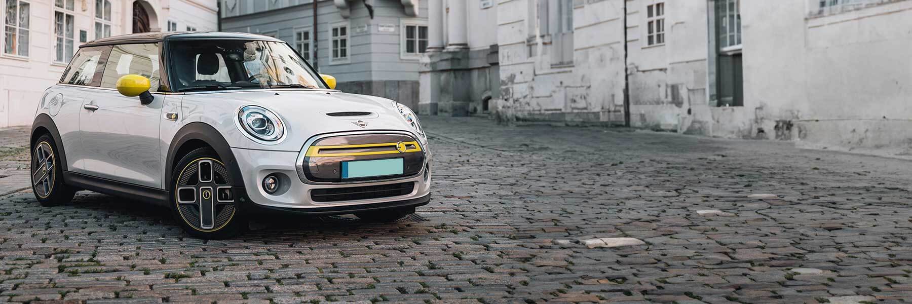 Banner image of vehicle featuring genuine Mini alloy wheels.