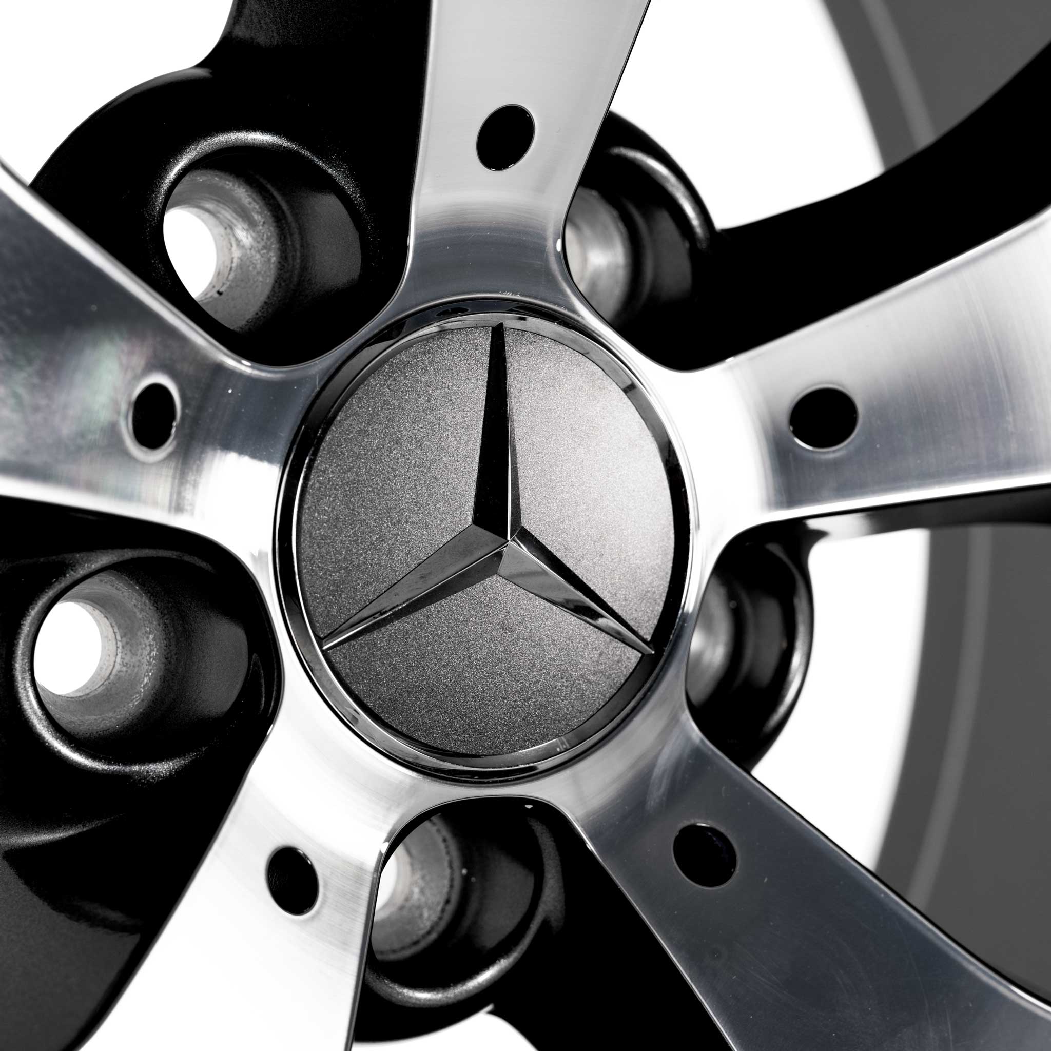 AMG Cross Spoke [204-19] Himalaya Grey with High Sheen Alloy Wheel Product Image #4