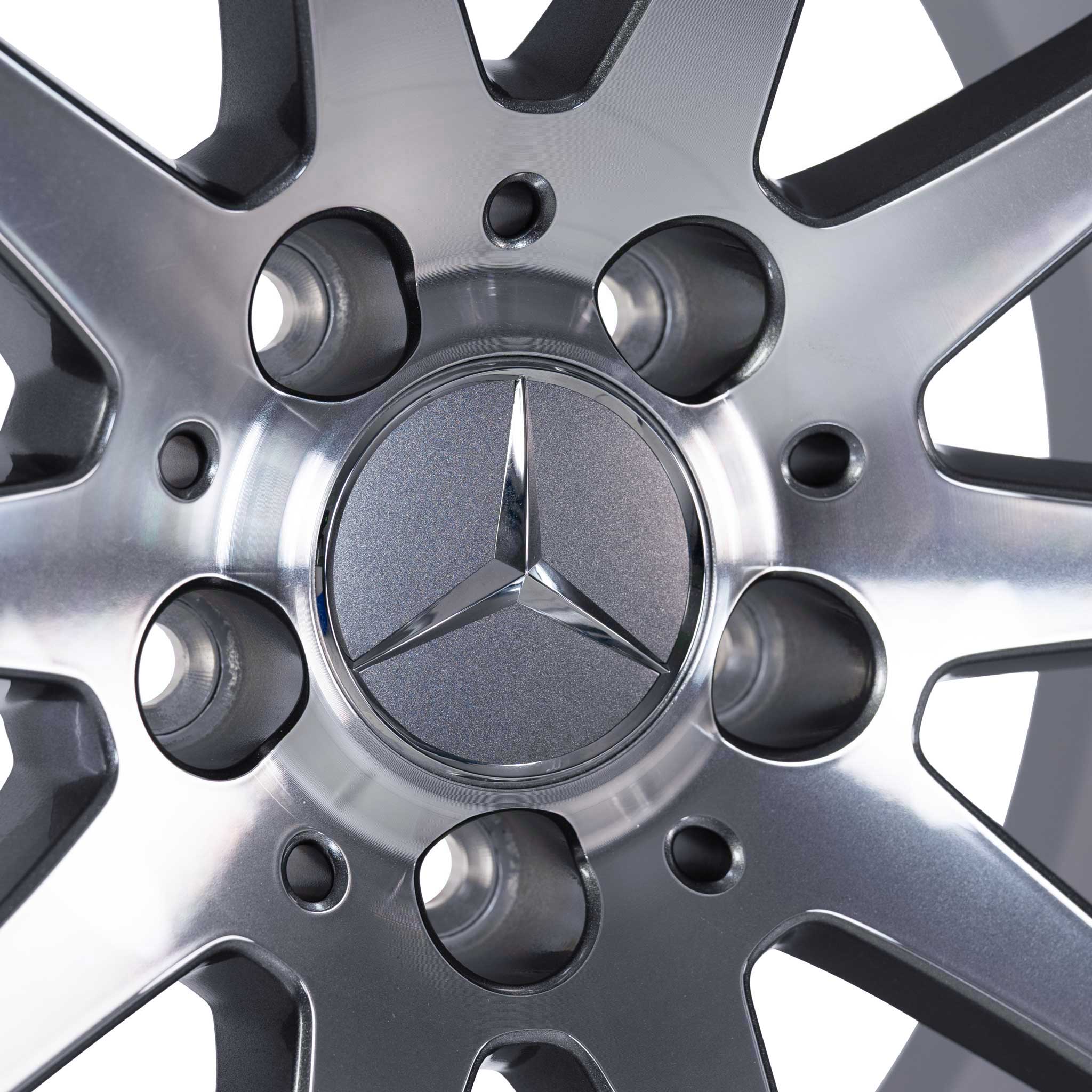 AMG 10 Spoke [172-18] Himalaya Grey with High Sheen Alloy Wheel Product Image #4