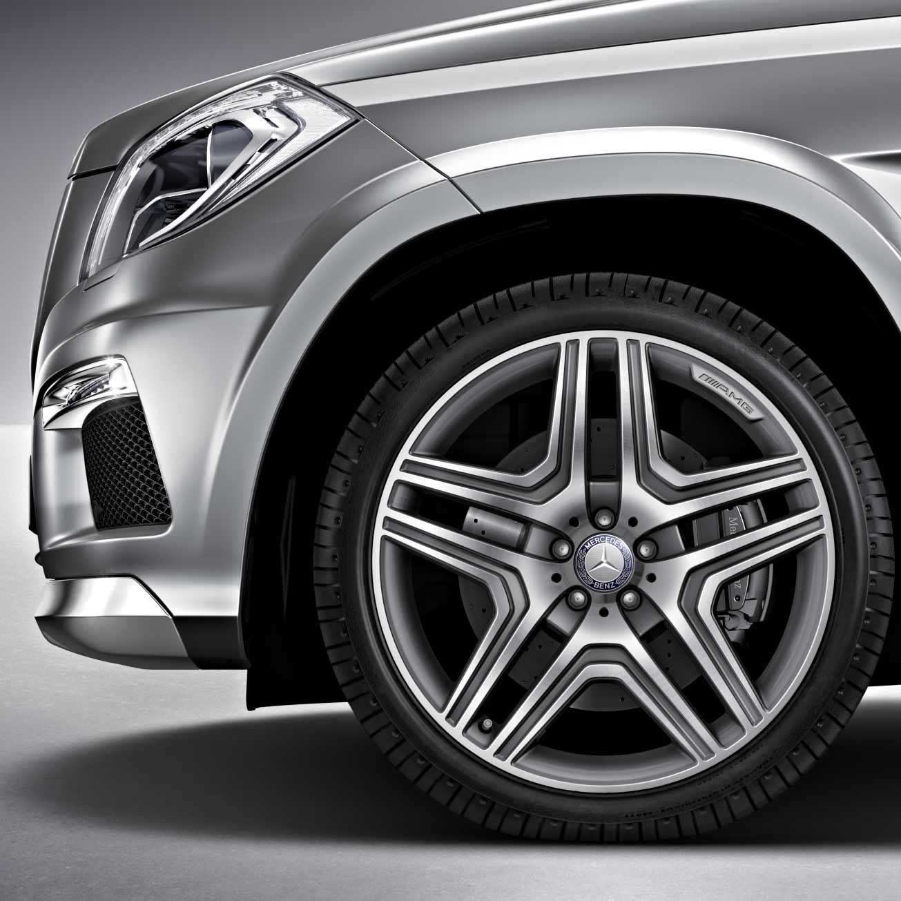 AMG 5 Twin Spoke [166-21] Himalaya Grey with High Sheen Alloy Wheel Product Image #4