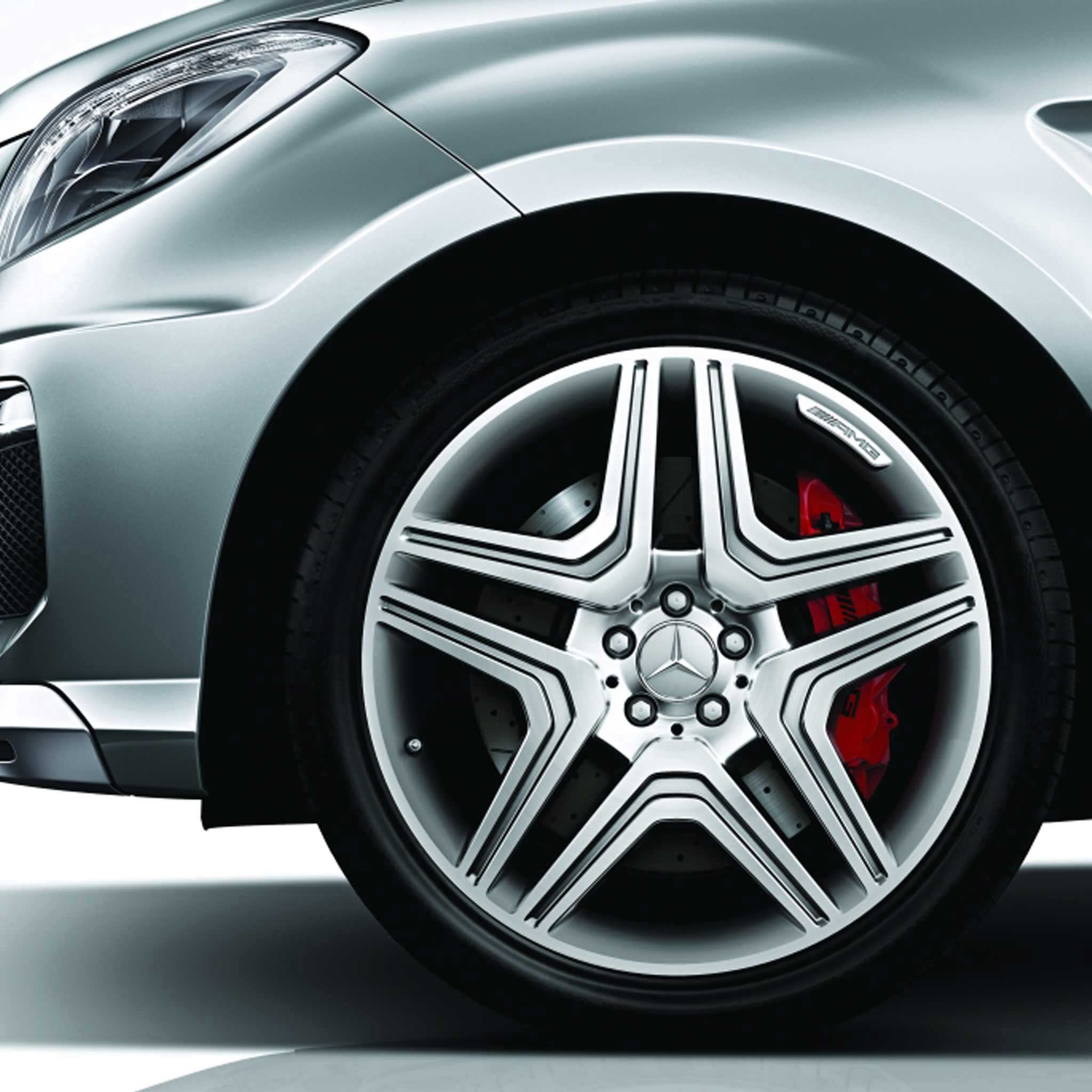 AMG 5 Twin Spoke [166-21] Himalaya Grey with High Sheen Alloy Wheel Product Image #4