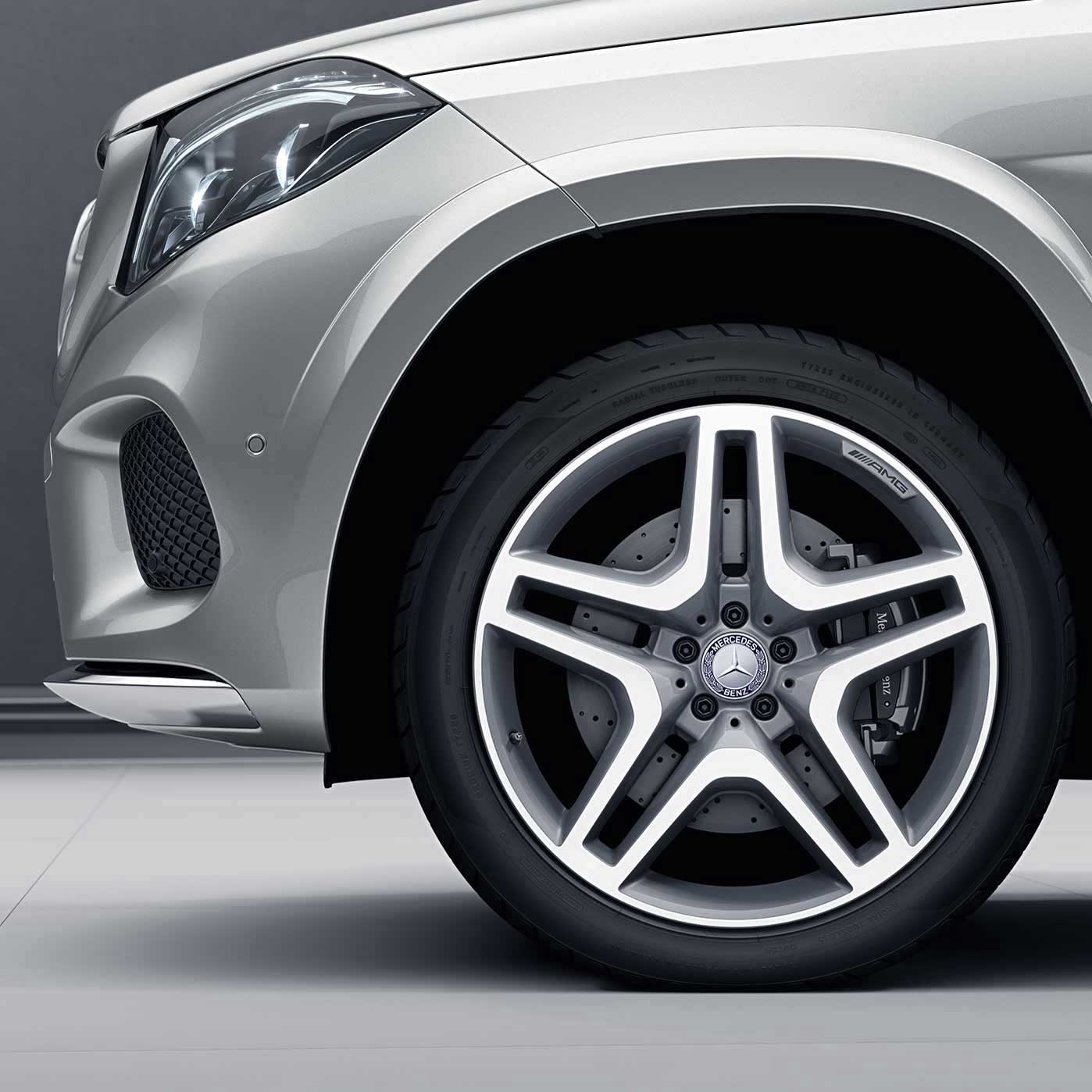 AMG 5 Twin Spoke [166-21] Himalaya Grey with High Sheen Alloy Wheel Product Image #3