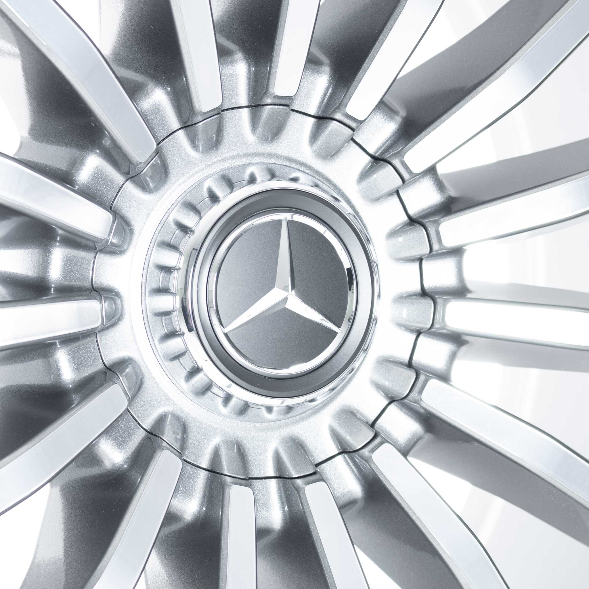 AMG Multispoke [167-22] Himalaya Grey with High Sheen Alloy Wheel Product Image #4