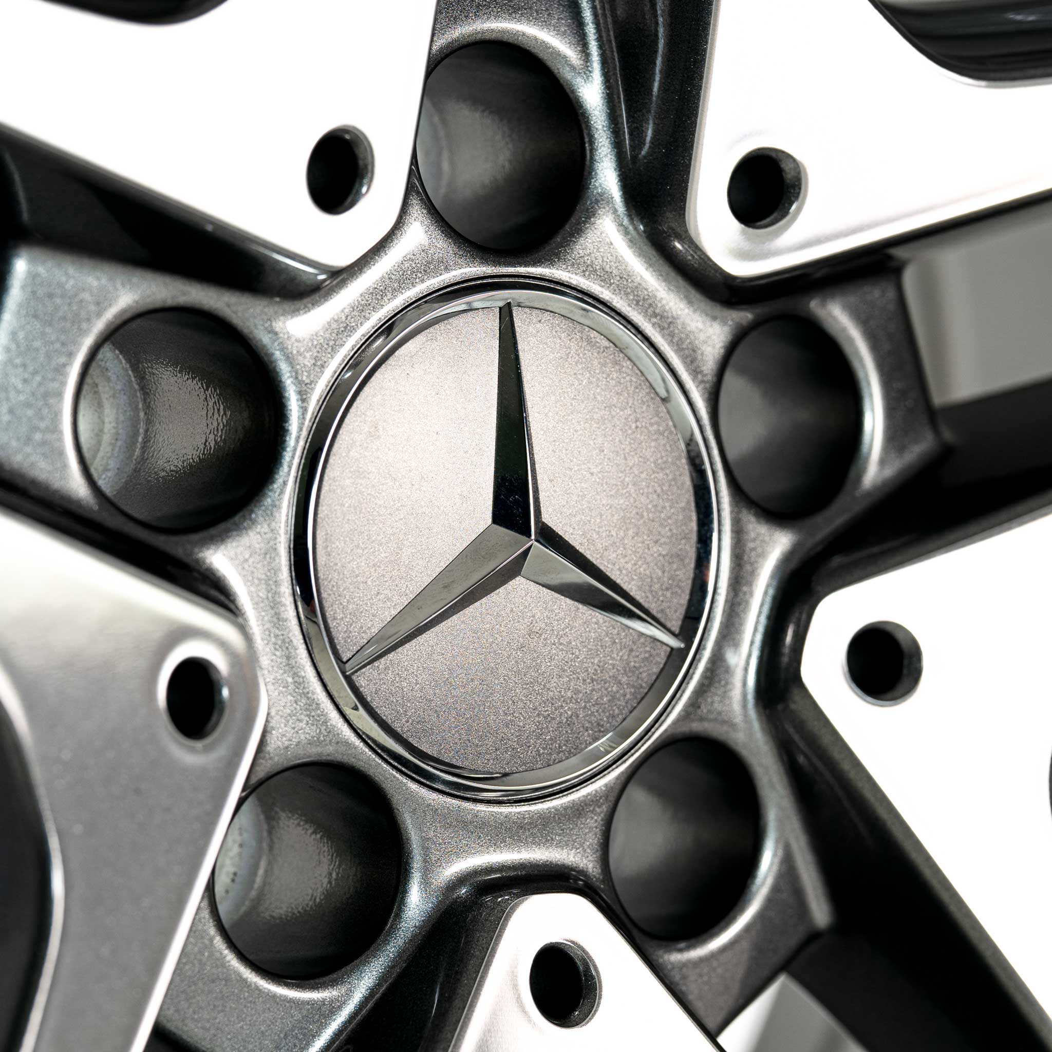 AMG 5 Twin Spoke [205-19] Himalaya Grey with High Sheen Alloy Wheel Product Image #4