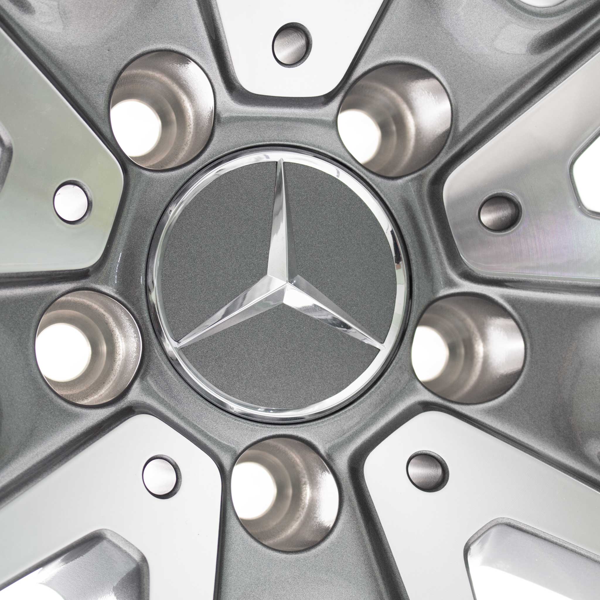 AMG 10 Spoke [222-20] Himalaya Grey with High Sheen Alloy Wheel Product Image #4