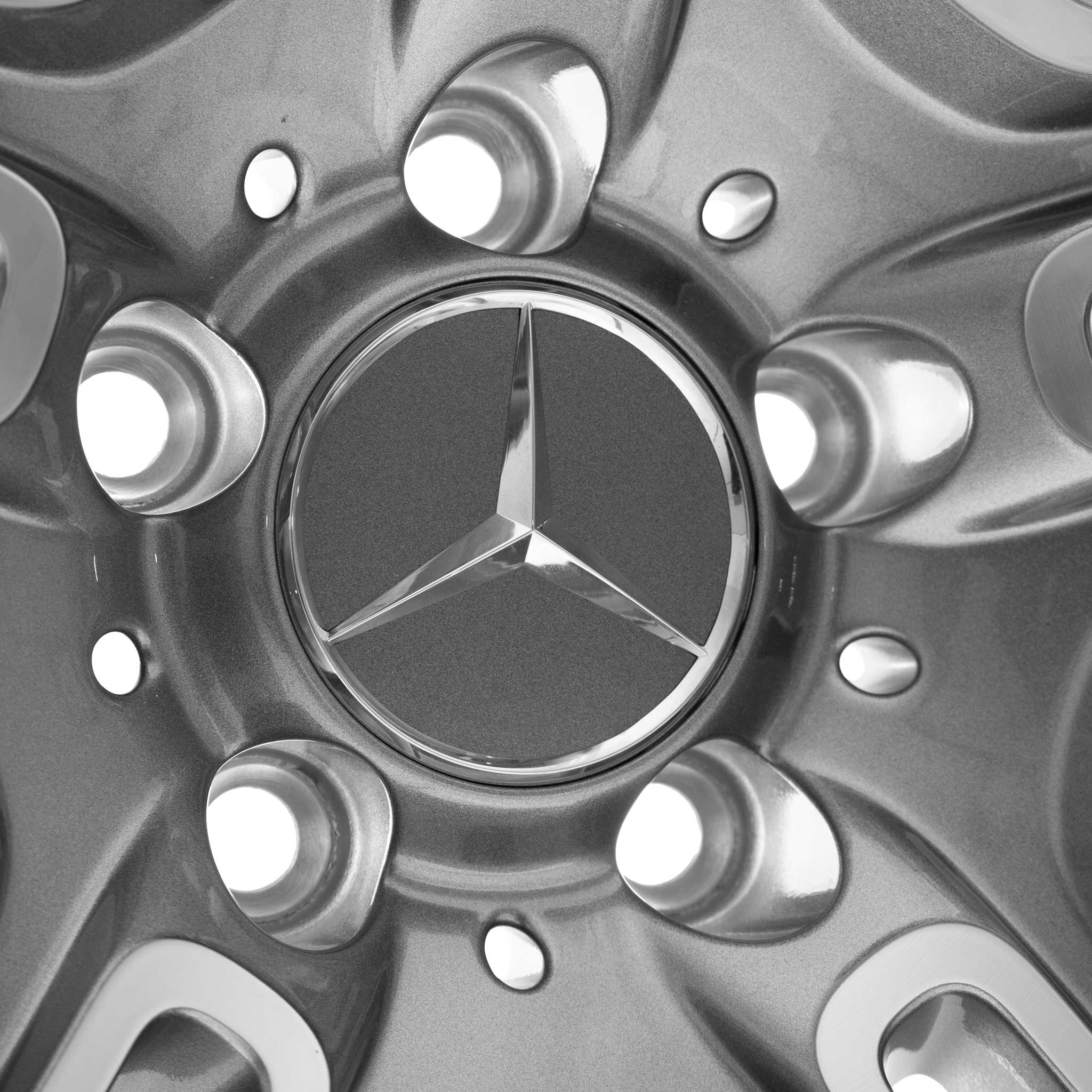 AMG 5 Twin Spoke [231-19] Himalaya Grey with High Sheen Alloy Wheel Product Image #4