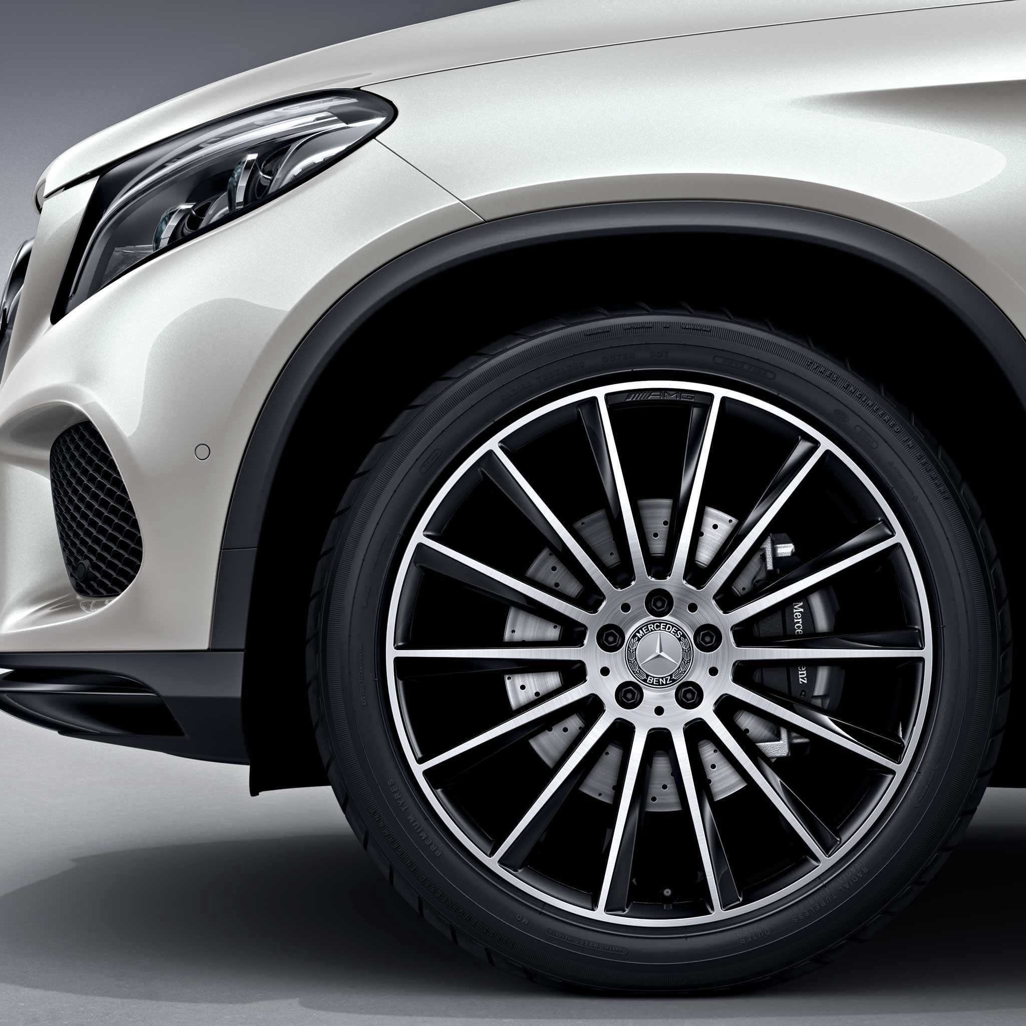 AMG 7 Double Spoke [292-22] Gloss Back with High Sheen Alloy Wheel Product Image #3