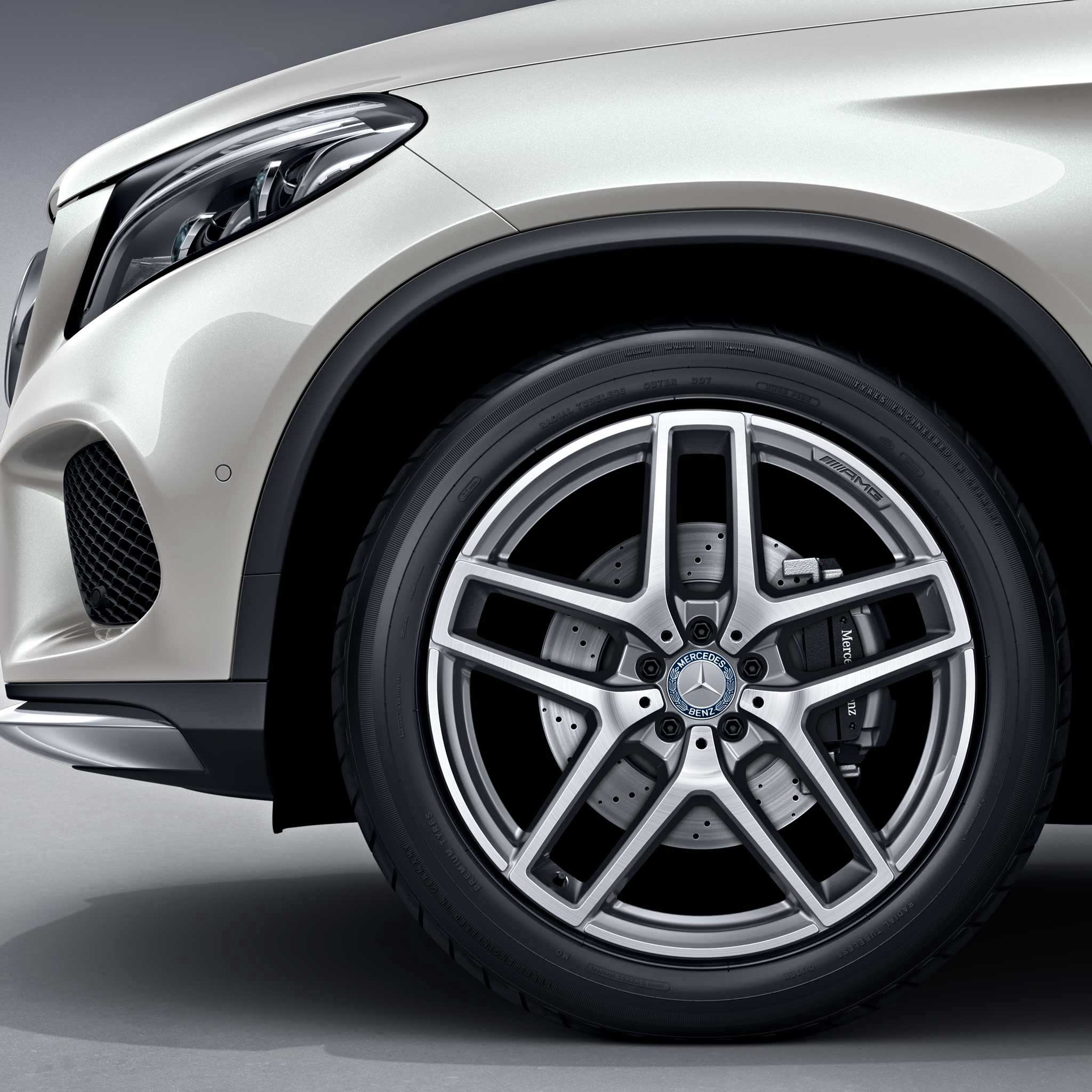 AMG 5 Twin Spoke [292-21] Himalaya Grey with High Sheen Alloy Wheel Product Image #3