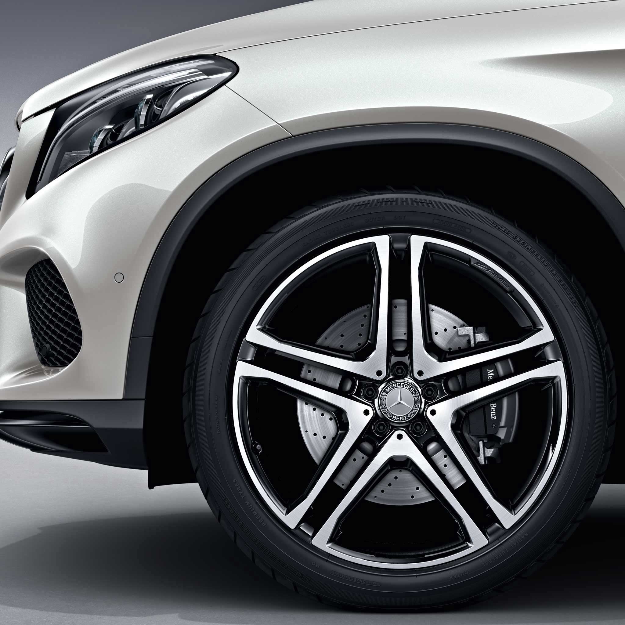 AMG 5 Double Spoke [292-22] Gloss Back with High Sheen Alloy Wheel Product Image #3