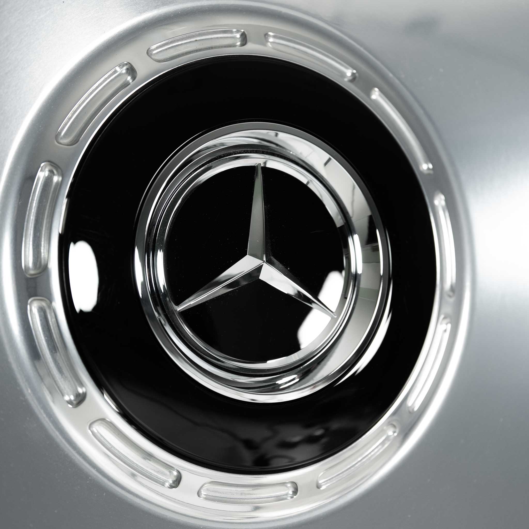 AMG 5 Hole [463-22] Clear Lacquer with High Sheen Alloy Wheel Product Image #4