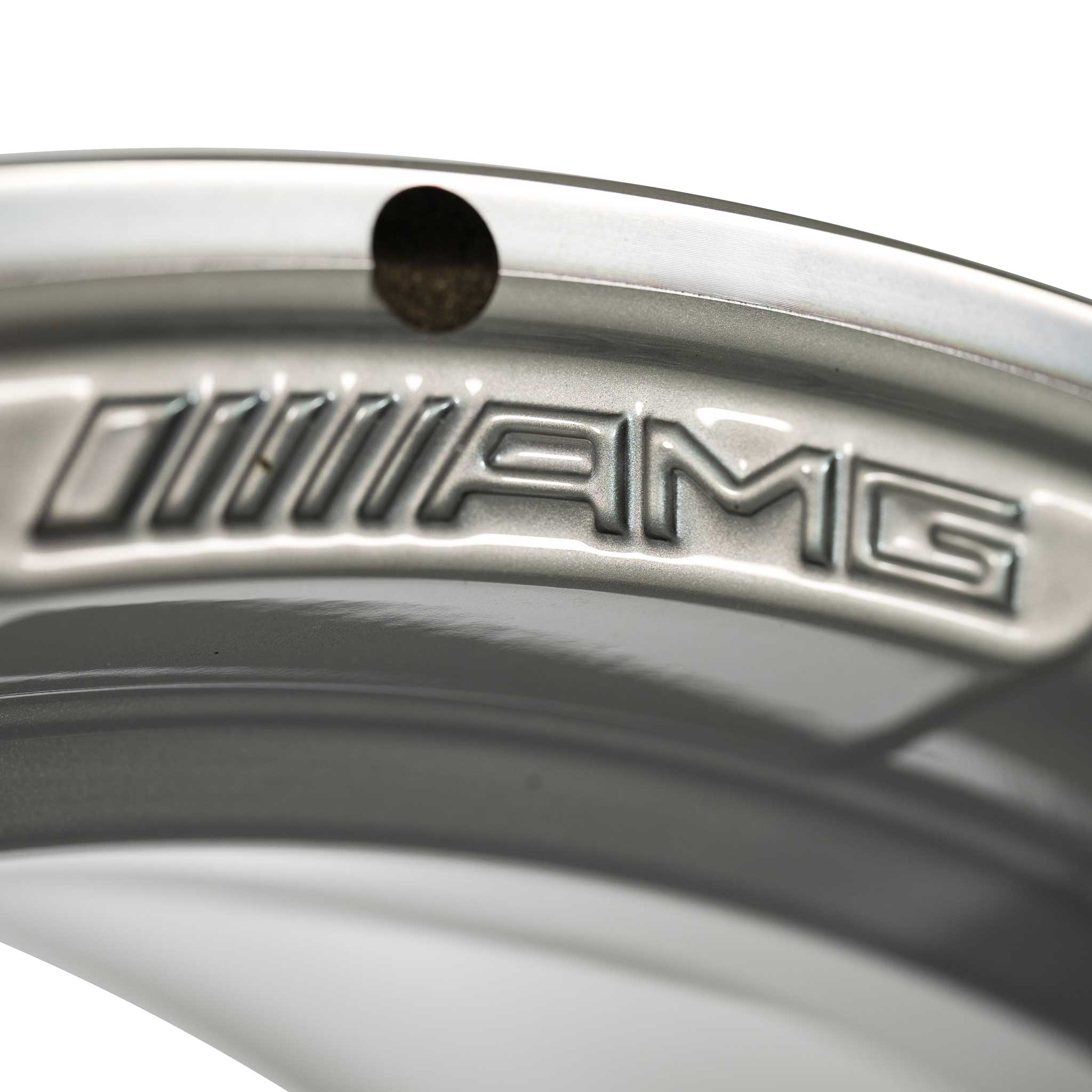AMG IV [212-18] Standard Silver with High Sheen Alloy Wheel Product Image #4