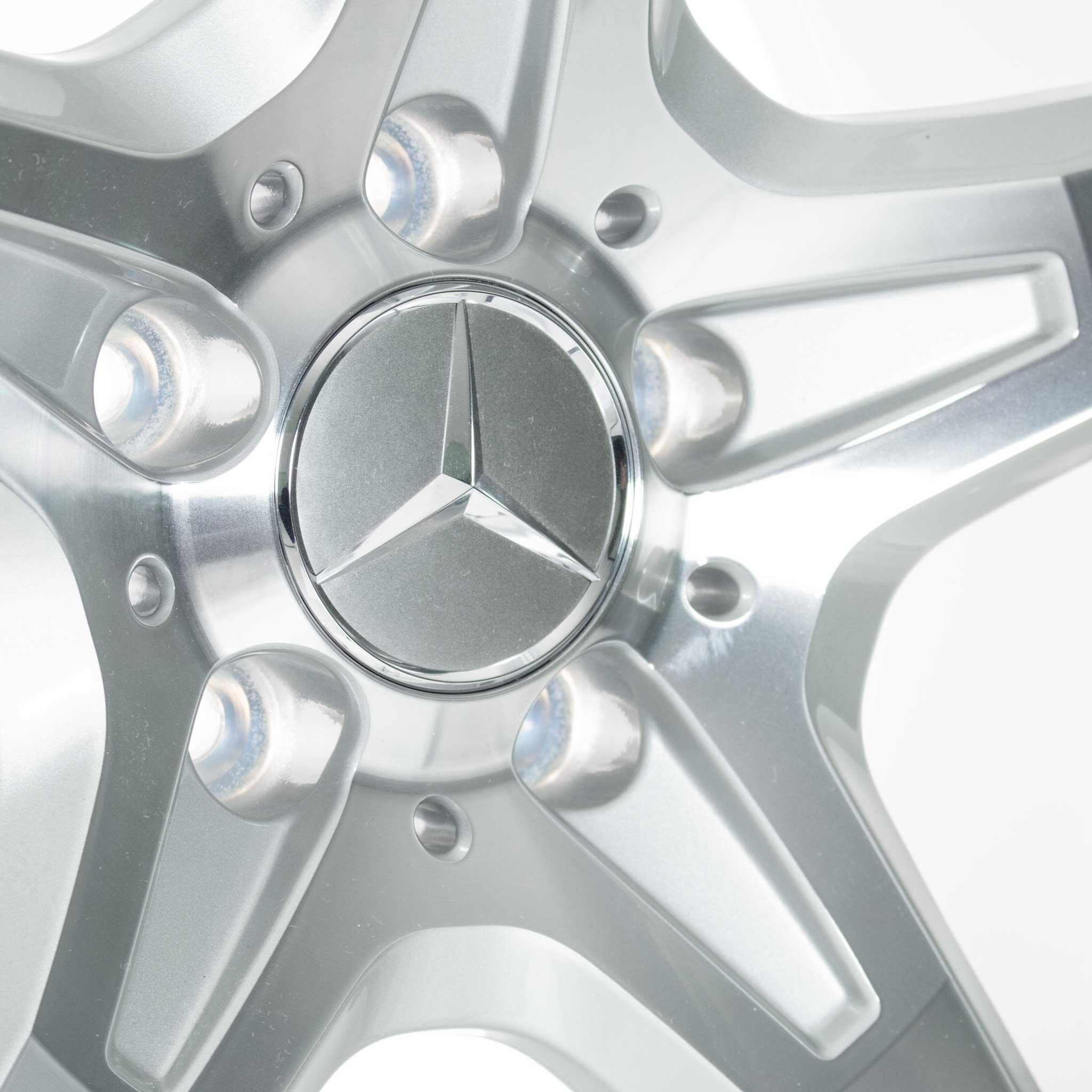 AMG 5 Spoke [172-18] Himalaya Grey with High Sheen Alloy Wheel Product Image #2