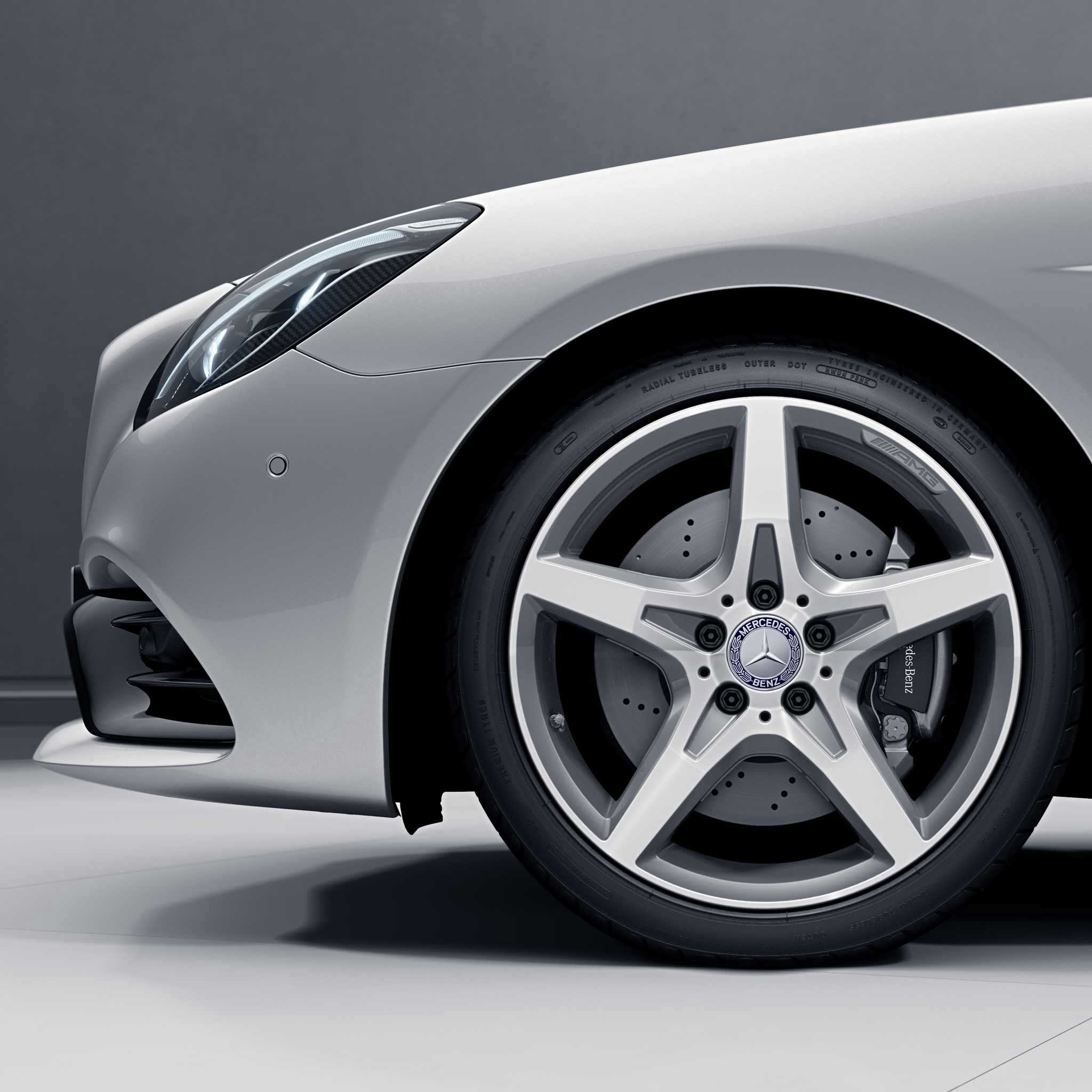 AMG 5 Spoke [172-18] Himalaya Grey with High Sheen Alloy Wheel Product Image #4