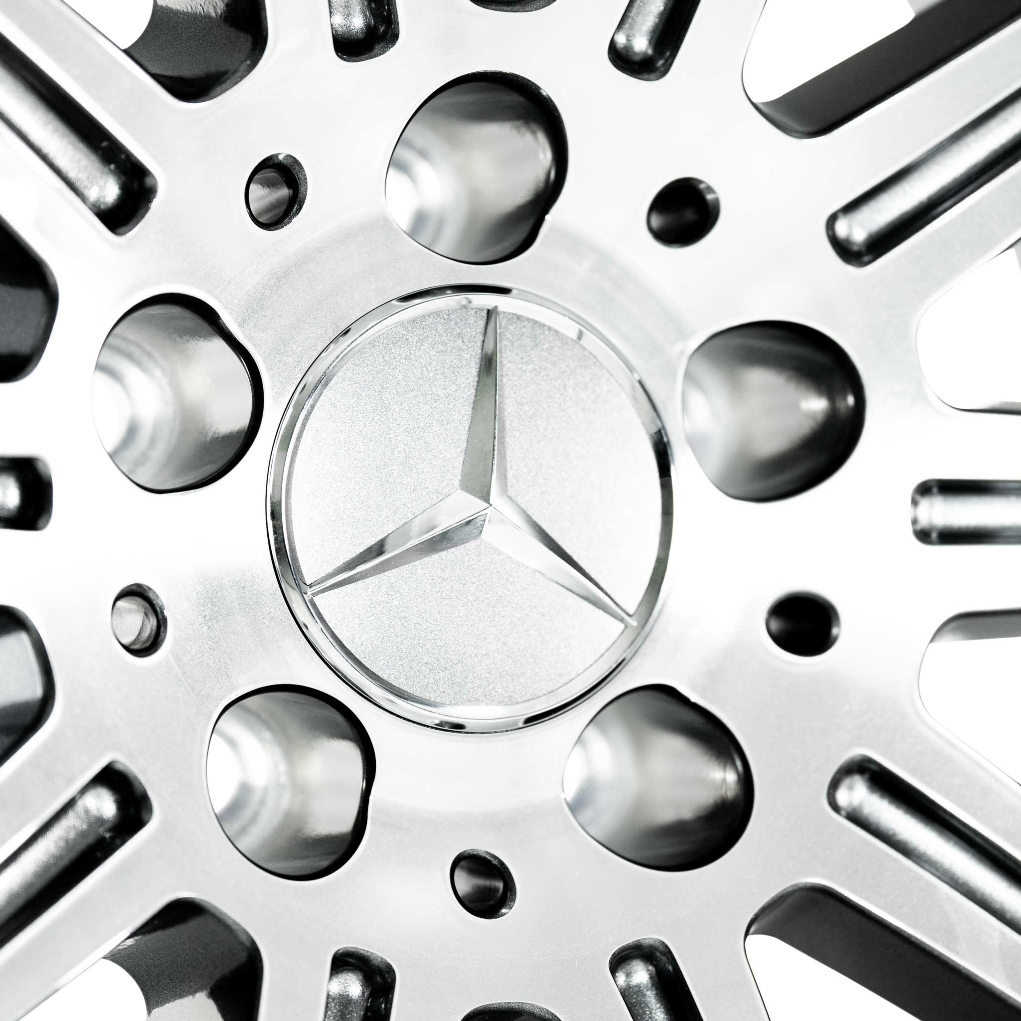 AMG 10 Spoke [212-19] Himalaya Grey with High Sheen Alloy Wheel Product Image #4
