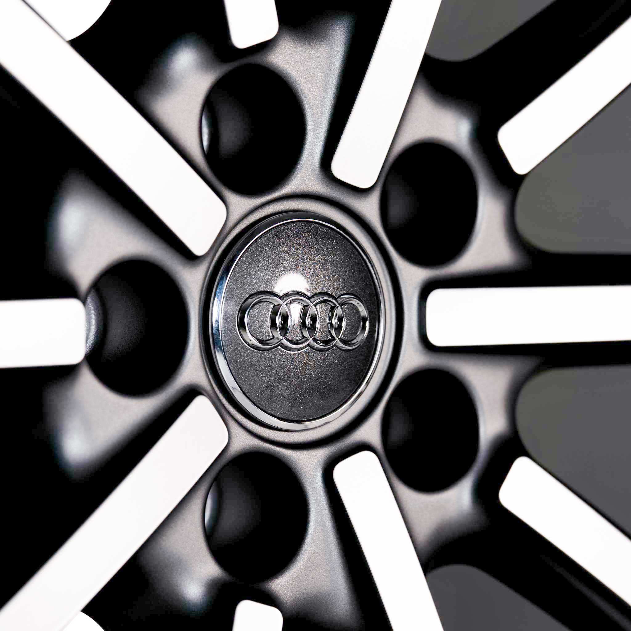 Audi V Spoke [A6 4G] Titanium Grey with Diamond Cut Alloy Wheel Product Image #4