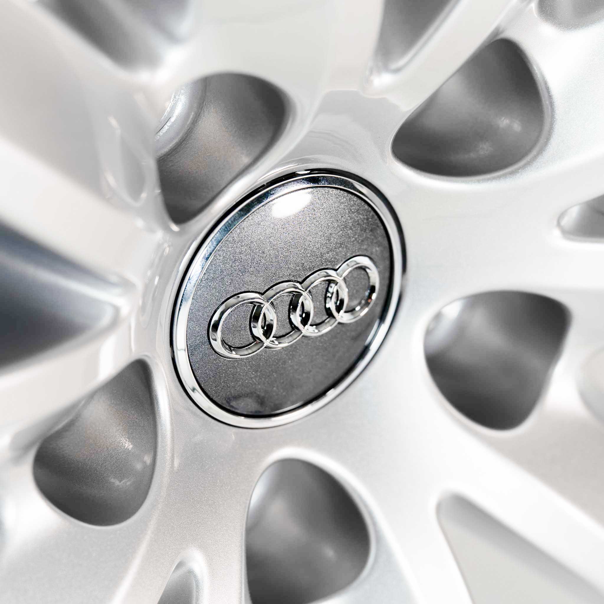 Audi 5 V Spoke Astrum [A6 4K9] Diamond Silver Alloy Wheel Product Image #4