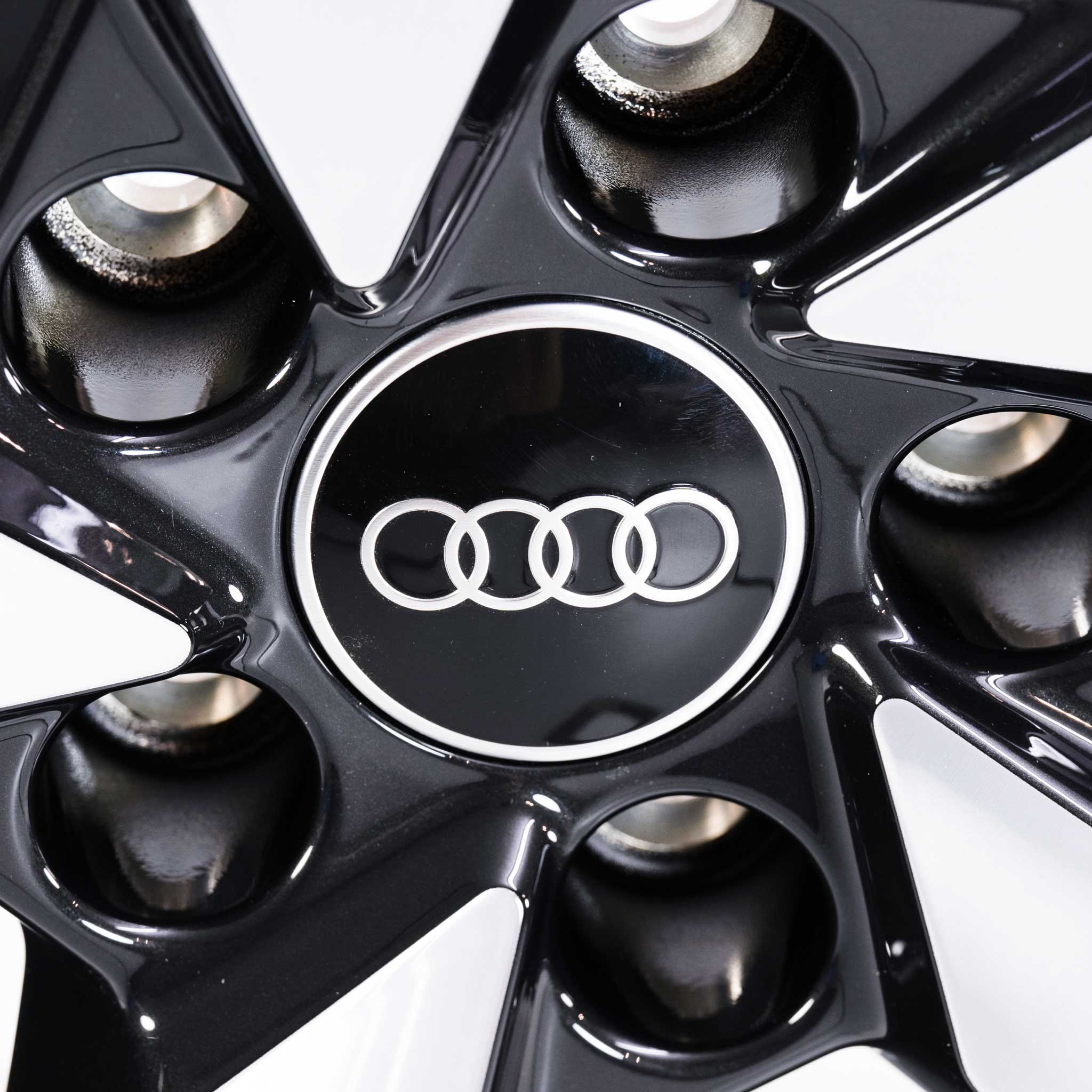 Audi Sport 5 Arm Cutter [TT 8S] Anthracite Black with Diamond Cut Alloy Wheel Product Image #4