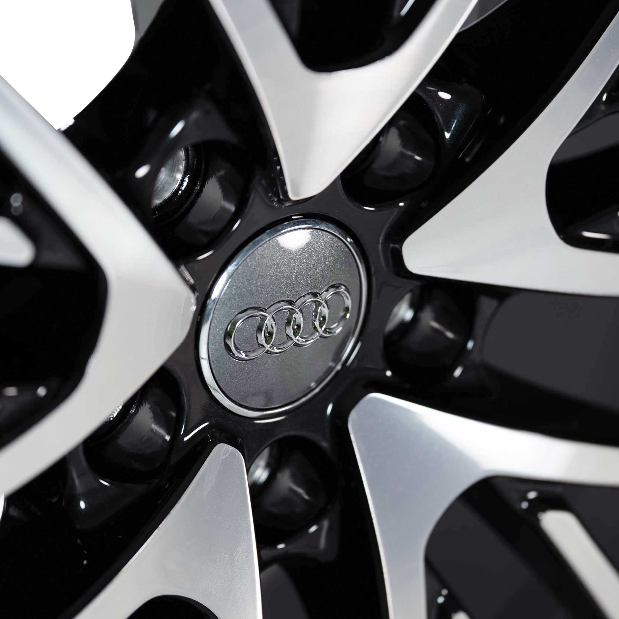 Audi RS 5 Y Spoke [A3 8Y] Anthracite Black with Diamond Cut Alloy Wheel Product Image #4