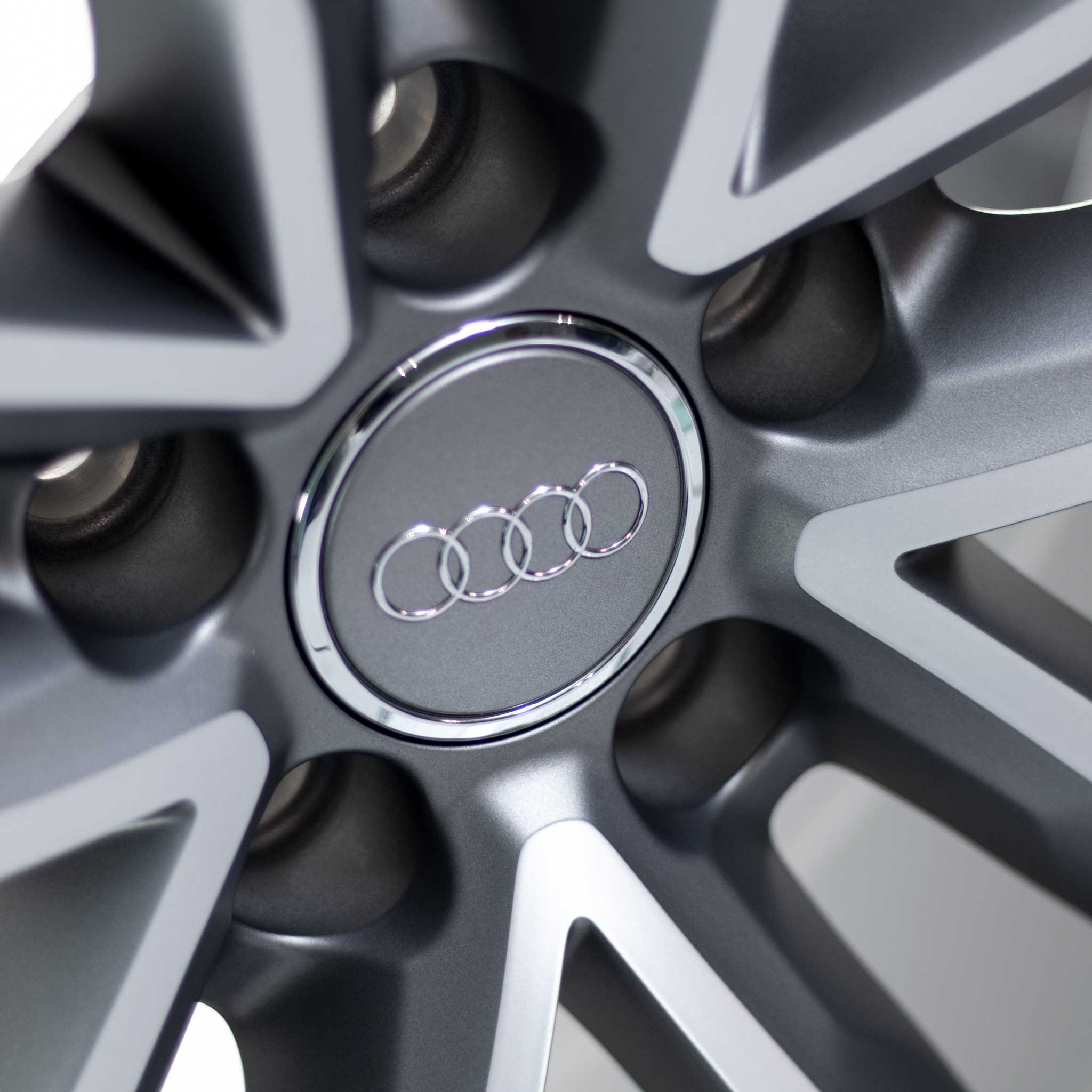 Audi 5 Double Spoke [A6 4G] Titanium Grey with Diamond Cut Alloy Wheel Product Image #4