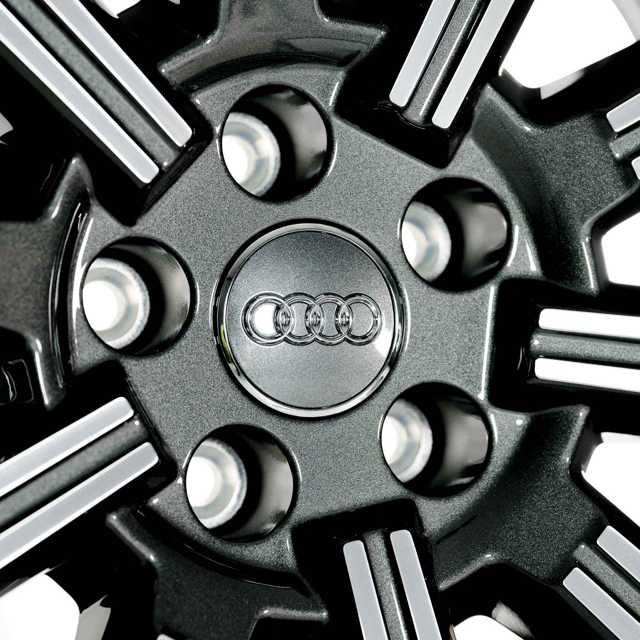 Audi 10 Spoke Star [Q7 4M] Graphite Grey with Diamond Cut Alloy Wheel Product Image #4