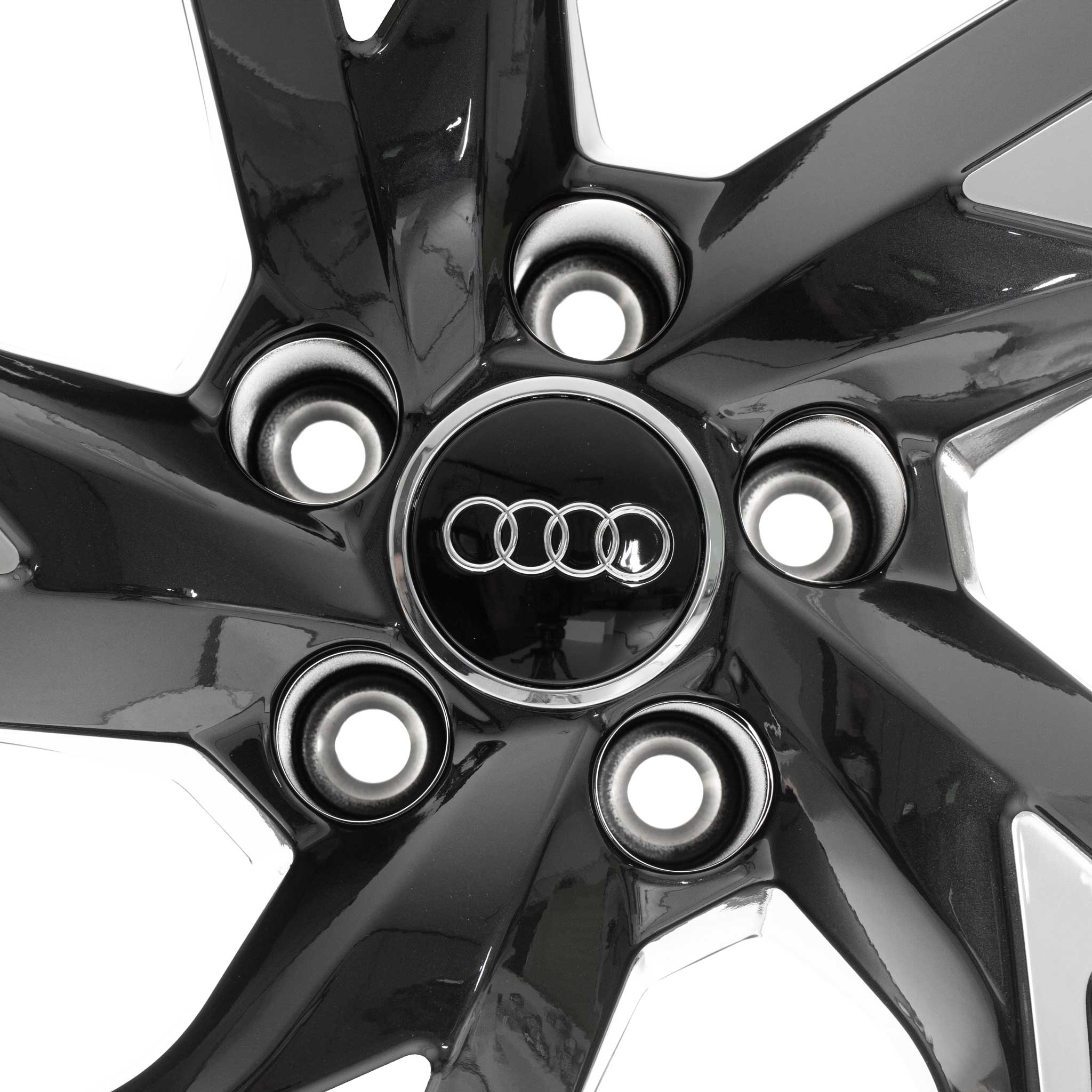 Audi Sport 5 Arm Trine [Q3 83A] Anthracite Black with Diamond Cut Alloy Wheel Product Image #4