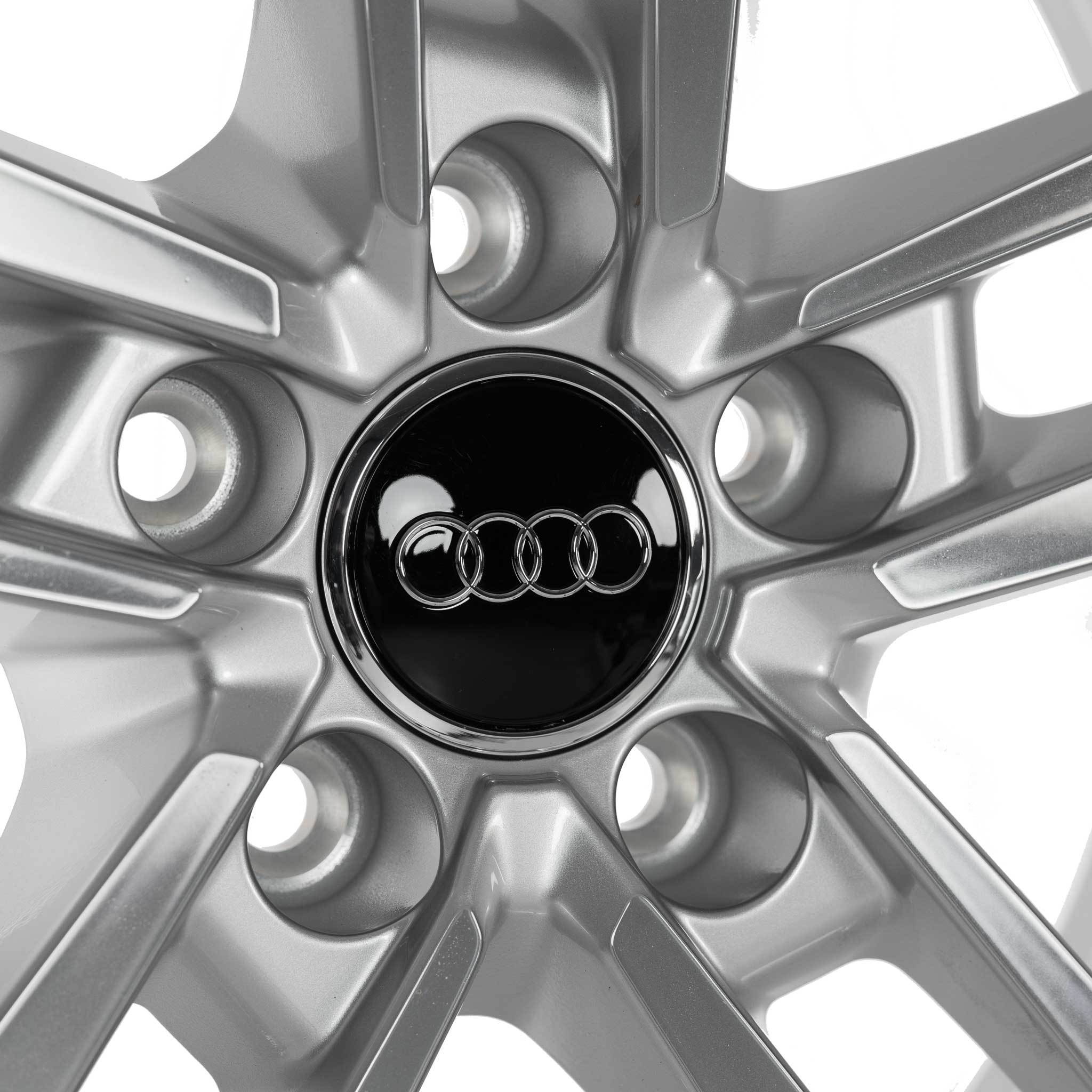 Audi 5 Double Spoke Dynamic [TT 8S] Diamond Silver with Diamond Cut Alloy Wheel Product Image #4