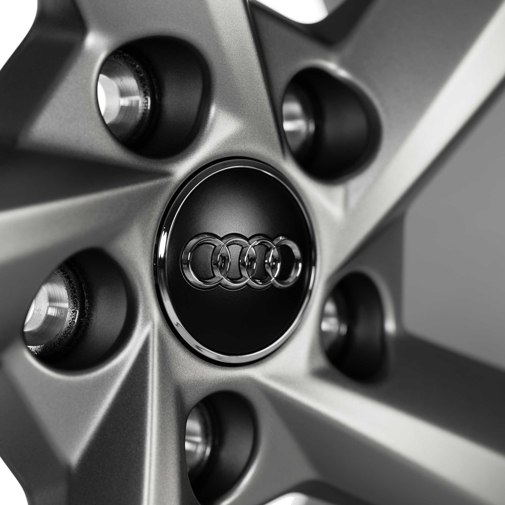 Audi 5 Arm Turbine [A3 8V] Platinum with Diamond Cut Alloy Wheel Product Image #4