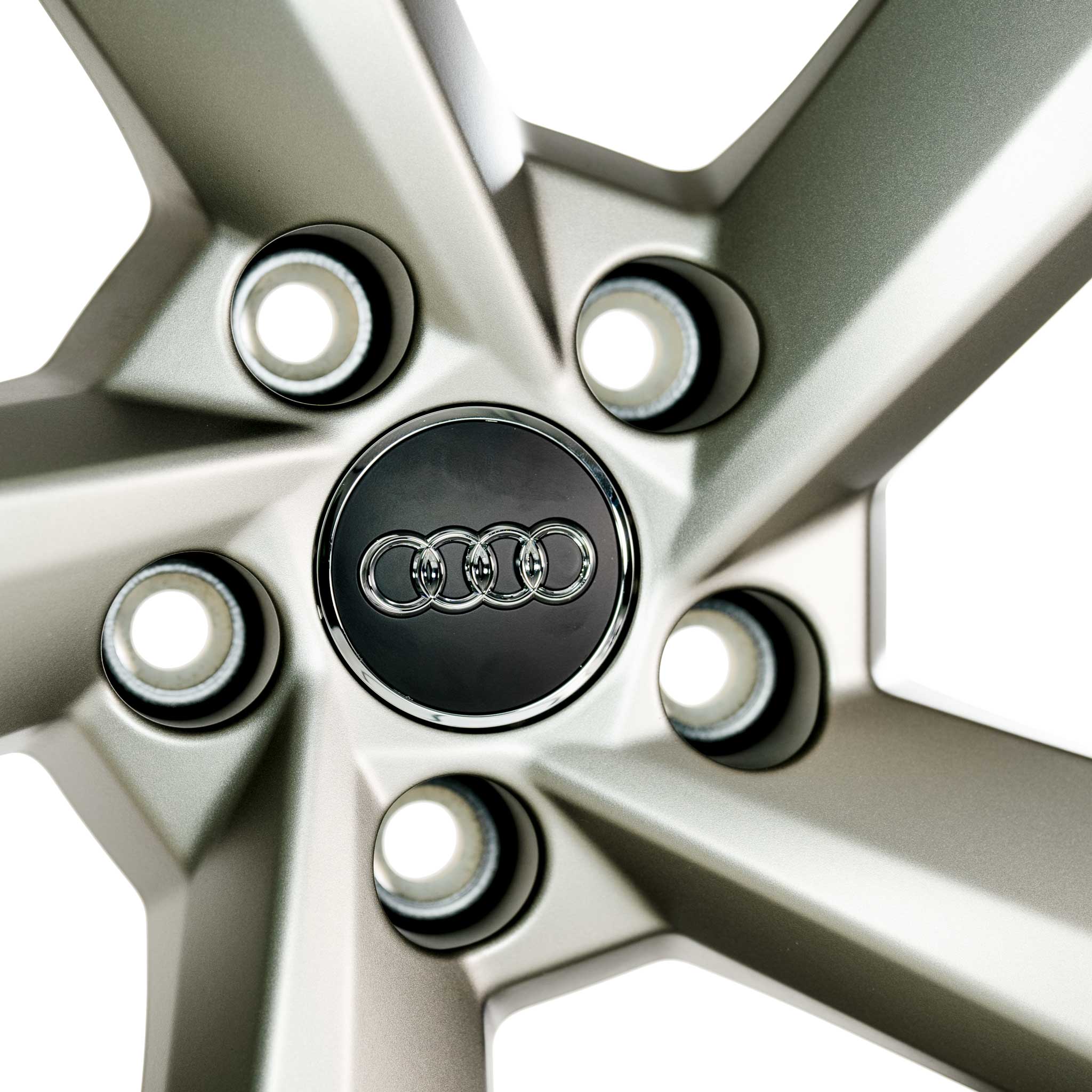 Audi Quattro Rotor Spoke [A4 8W] Platinum with Diamond Cut Alloy Wheel Product Image #4