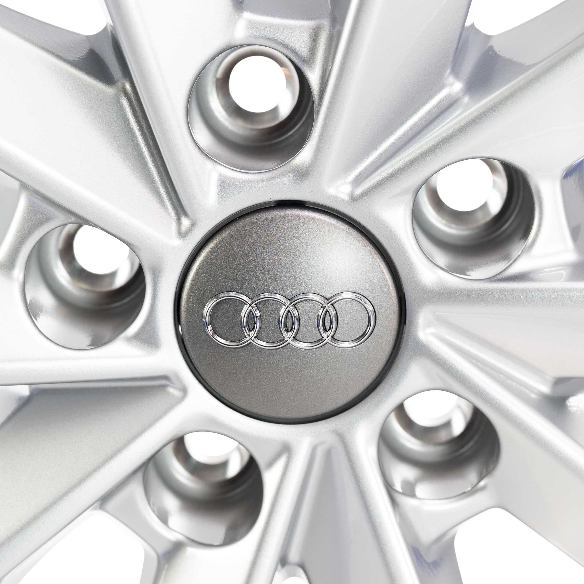 Audi 10 Spoke Crystal [A4 8W] Diamond Silver Alloy Wheel Product Image #4